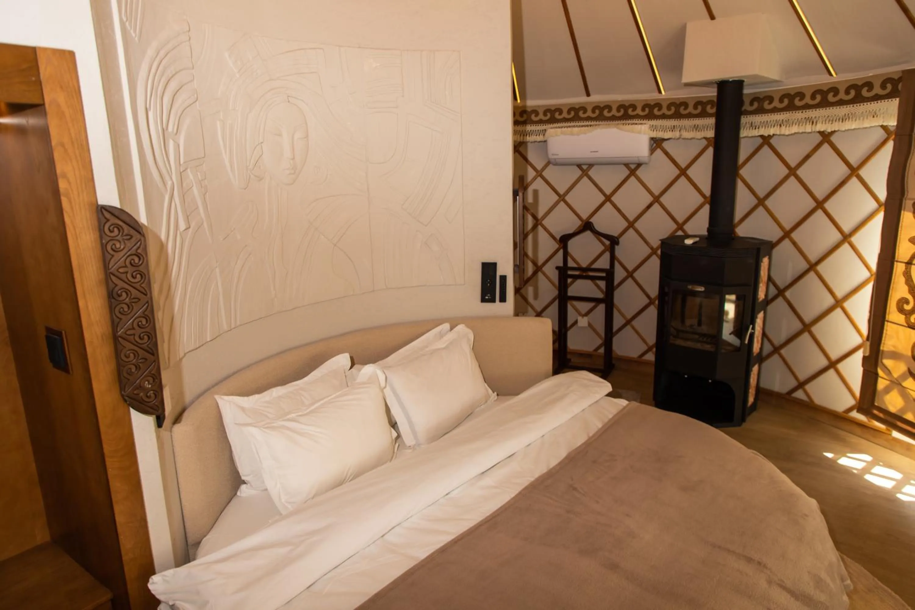 Bed in Supara Chunkurchak