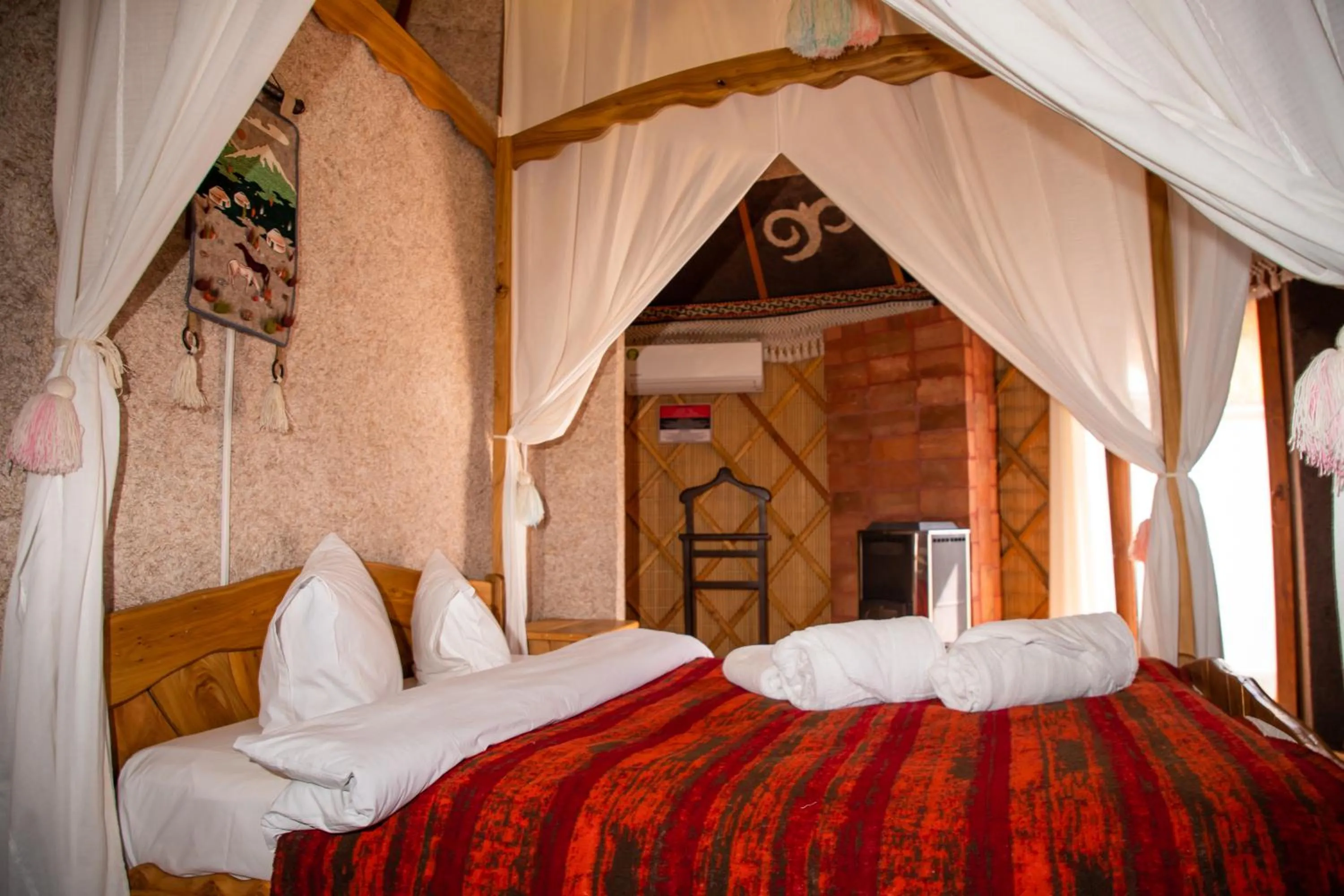 Bed in Supara Chunkurchak
