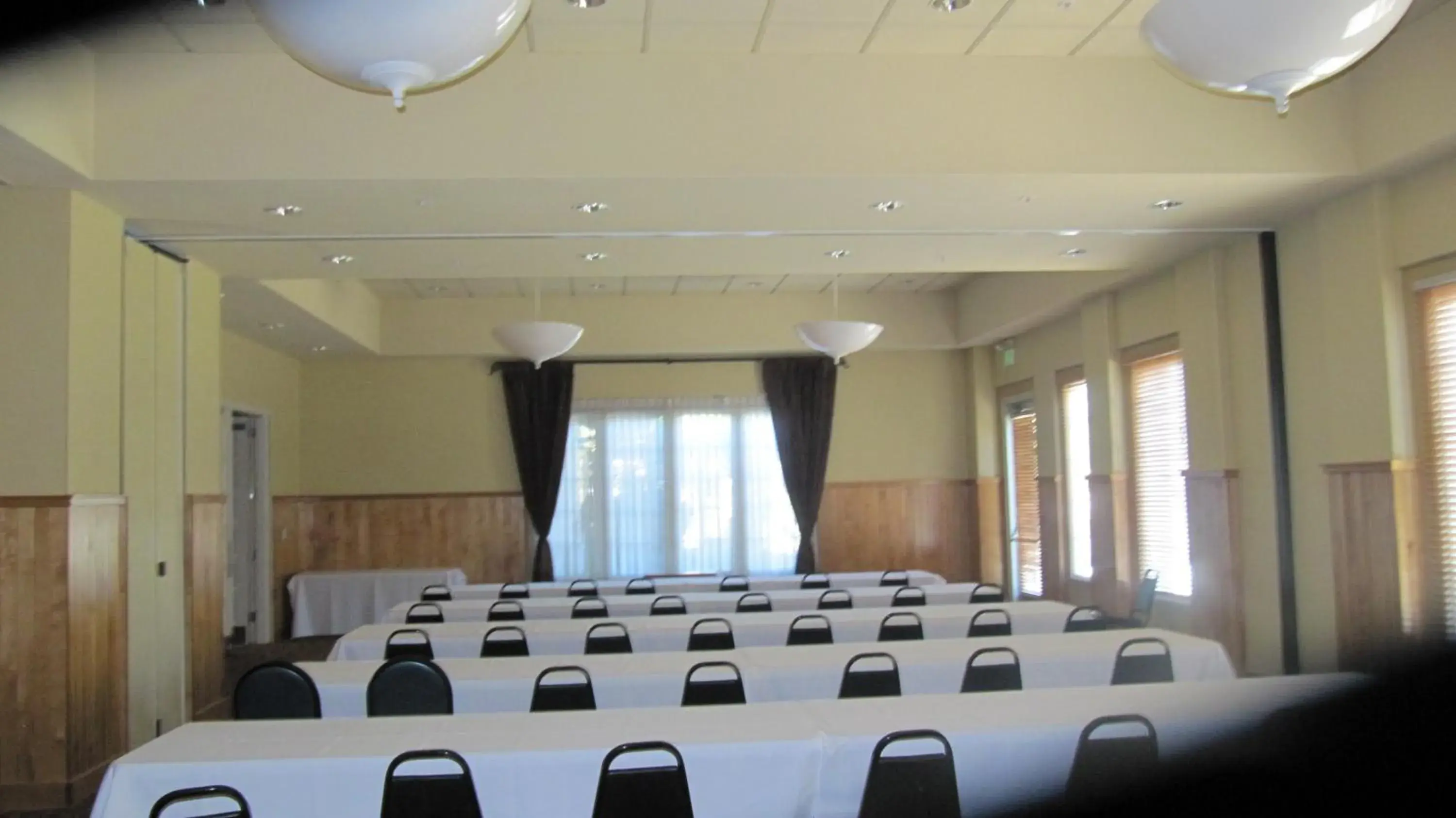 Banquet/Function facilities in Rocklin Park Hotel