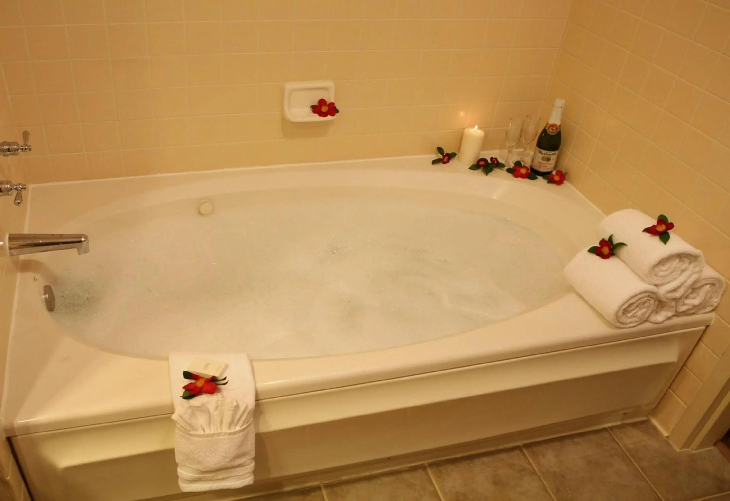 Bathroom in Rocklin Park Hotel, Trademark Collection by Wyndham