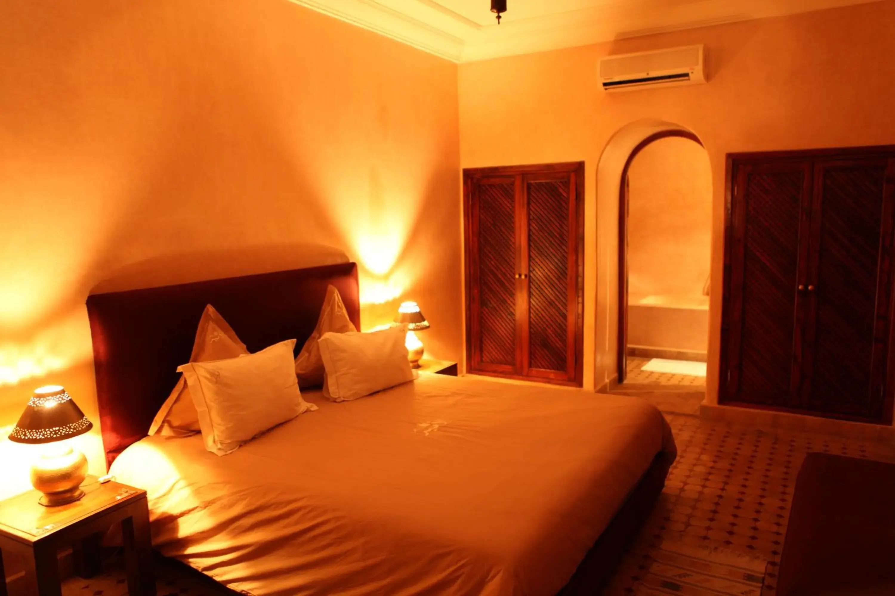 Photo of the whole room, Bed in Riad L'Emir Photo of the whole room, Bed in Riad L'Emir