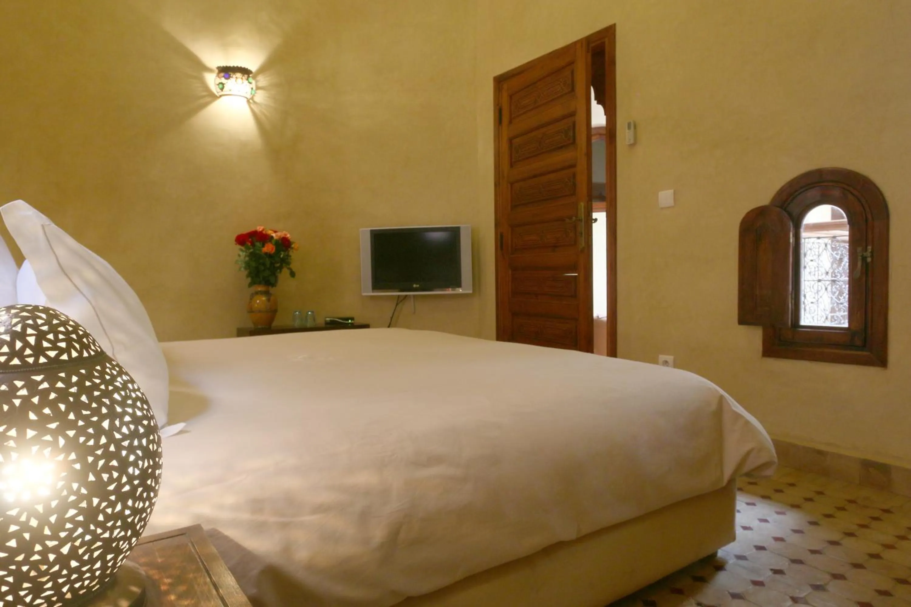 Day, Bed in Riad L'Emir