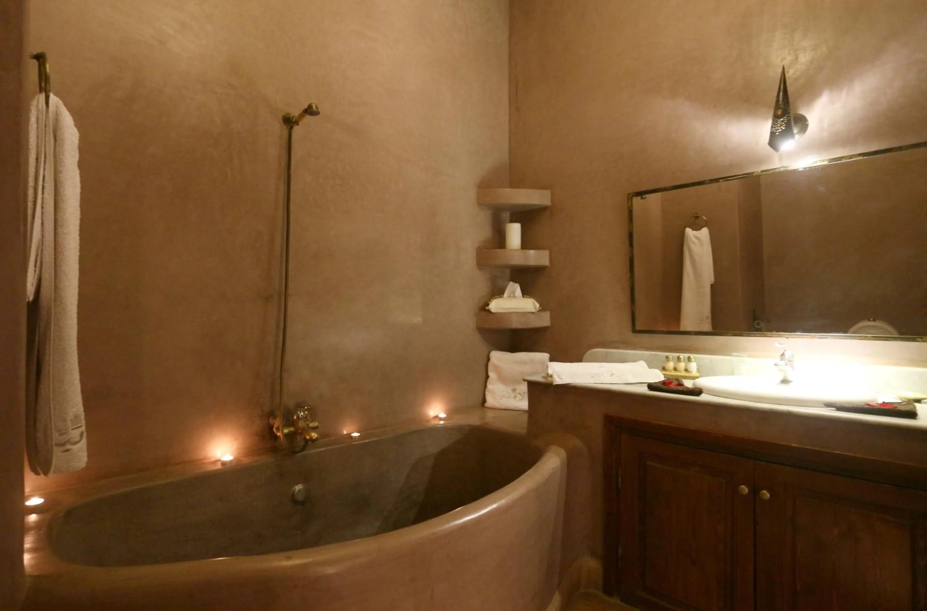 Bathroom in Riad L'Emir