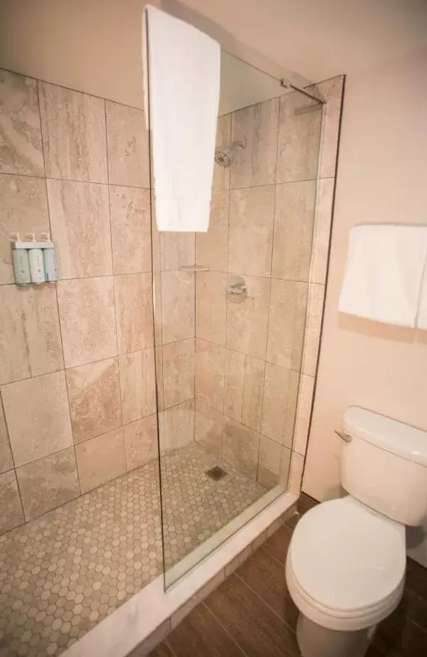 Premium Lake View with Two Queen Beds in Fort William Henry Hotel Premium Lake View with Two Queen Beds in Fort William Henry Hotel