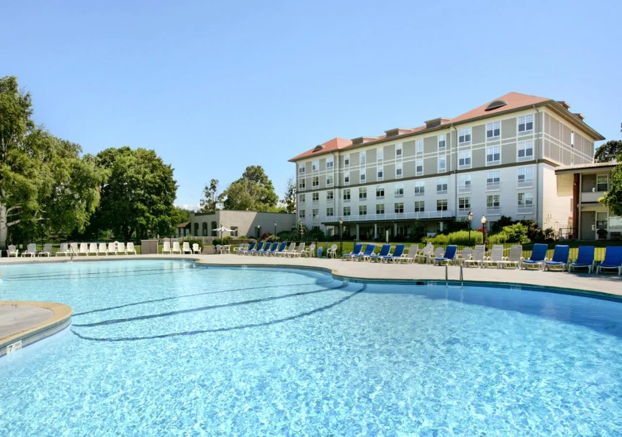 Pool view in Fort William Henry Hotel