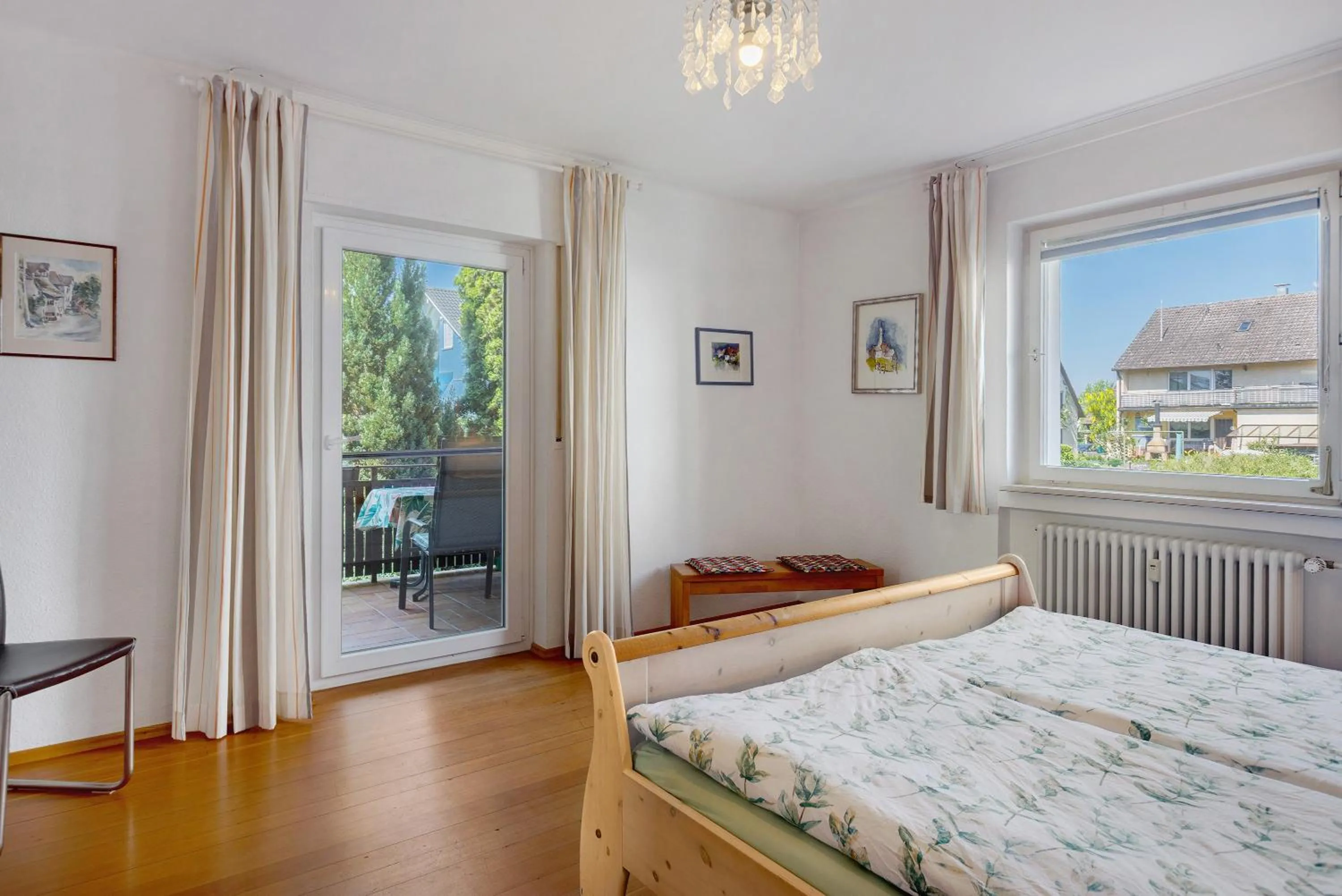 Property building, Bed in Ferienwohnung Kleeblatt