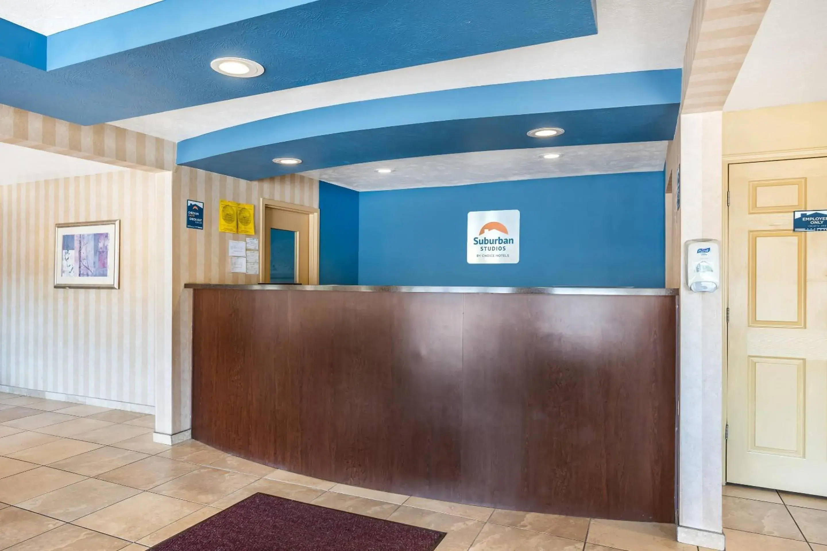 Lobby or reception in Suburban Studios Branson On The Strip Lobby or reception in Suburban Studios Branson On The Strip