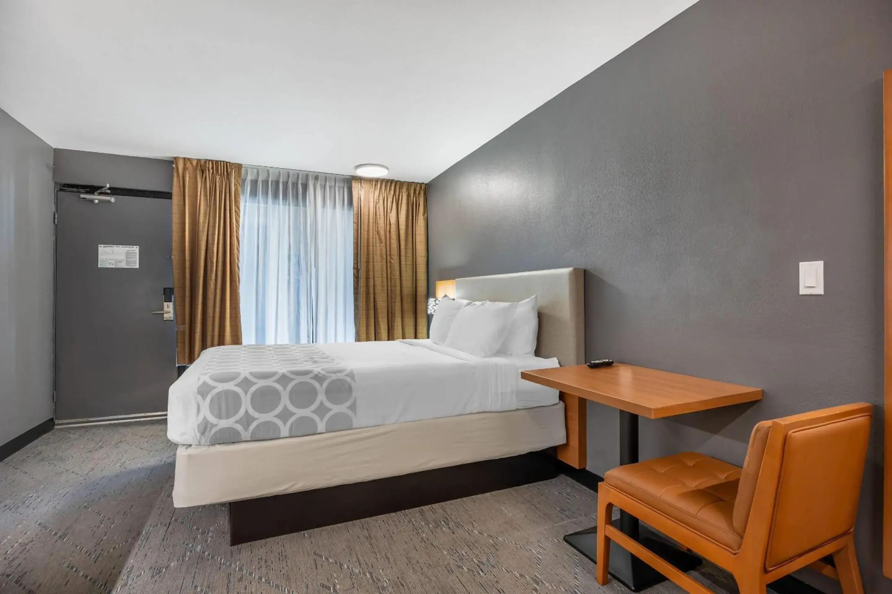 Bedroom, Bed in Suburban Studios Branson On The Strip Bedroom, Bed in Suburban Studios Branson On The Strip