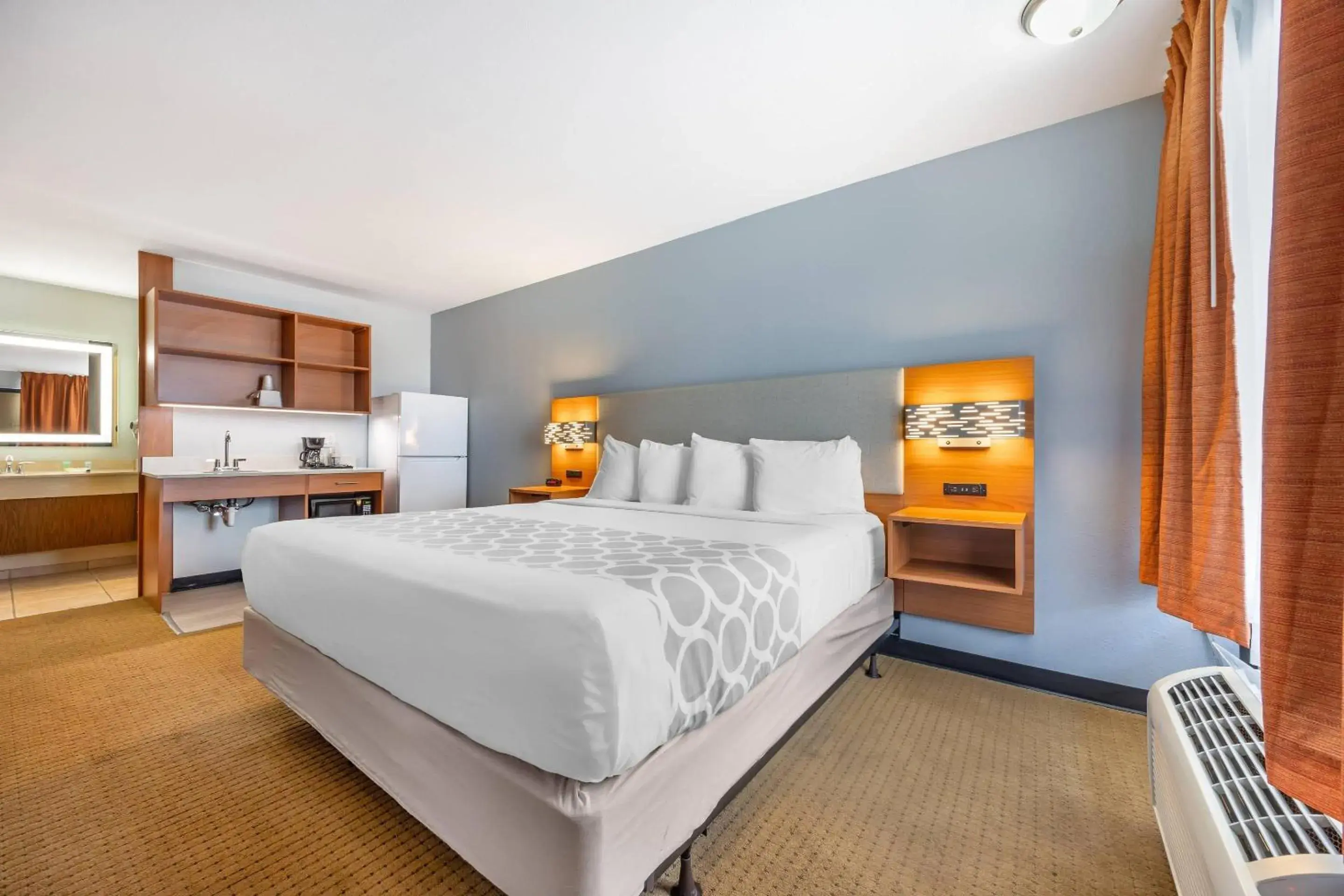 Bedroom, Bed in Suburban Studios Branson On The Strip Bedroom, Bed in Suburban Studios Branson On The Strip