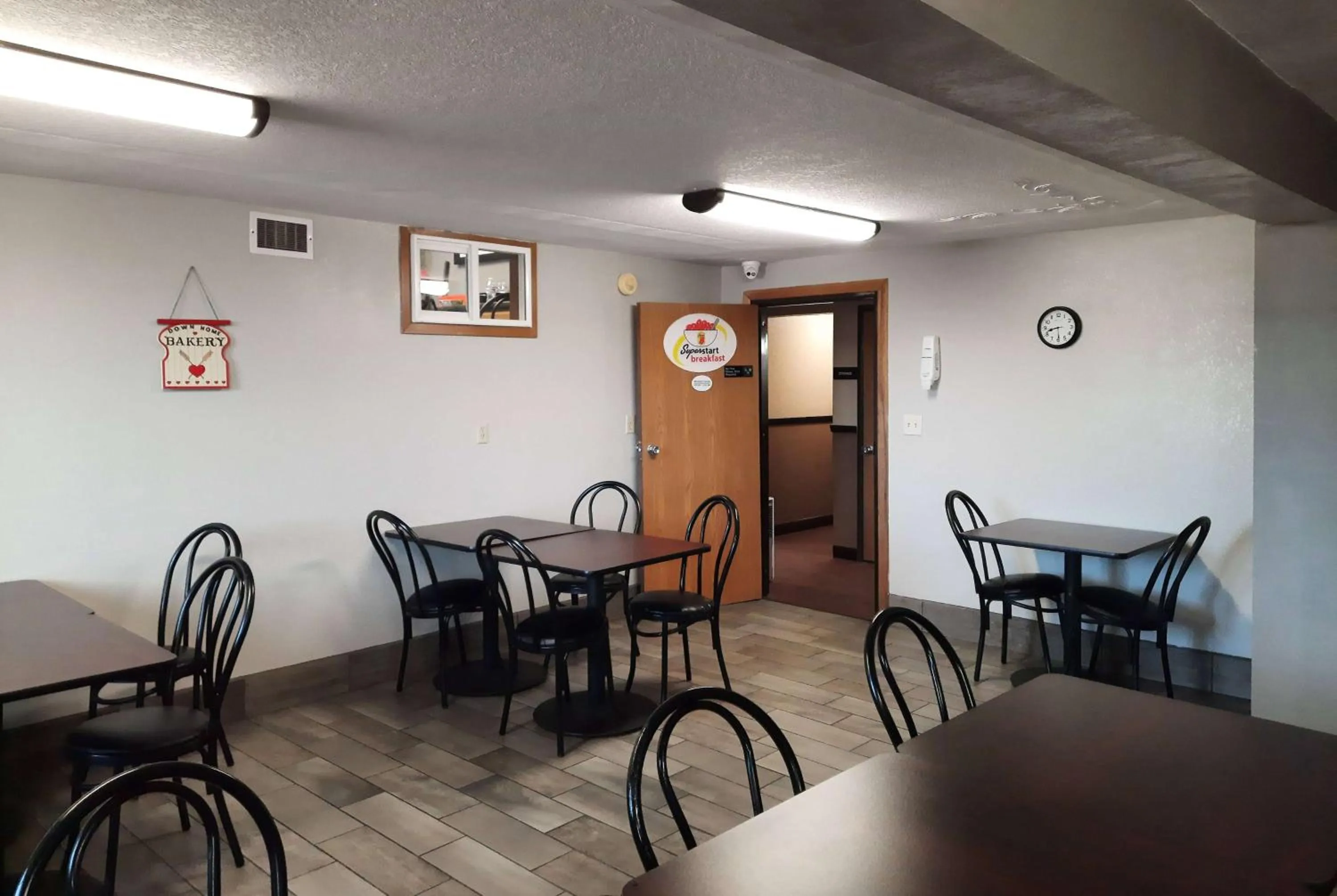 Restaurant/places to eat in Super 8 by Wyndham Watertown