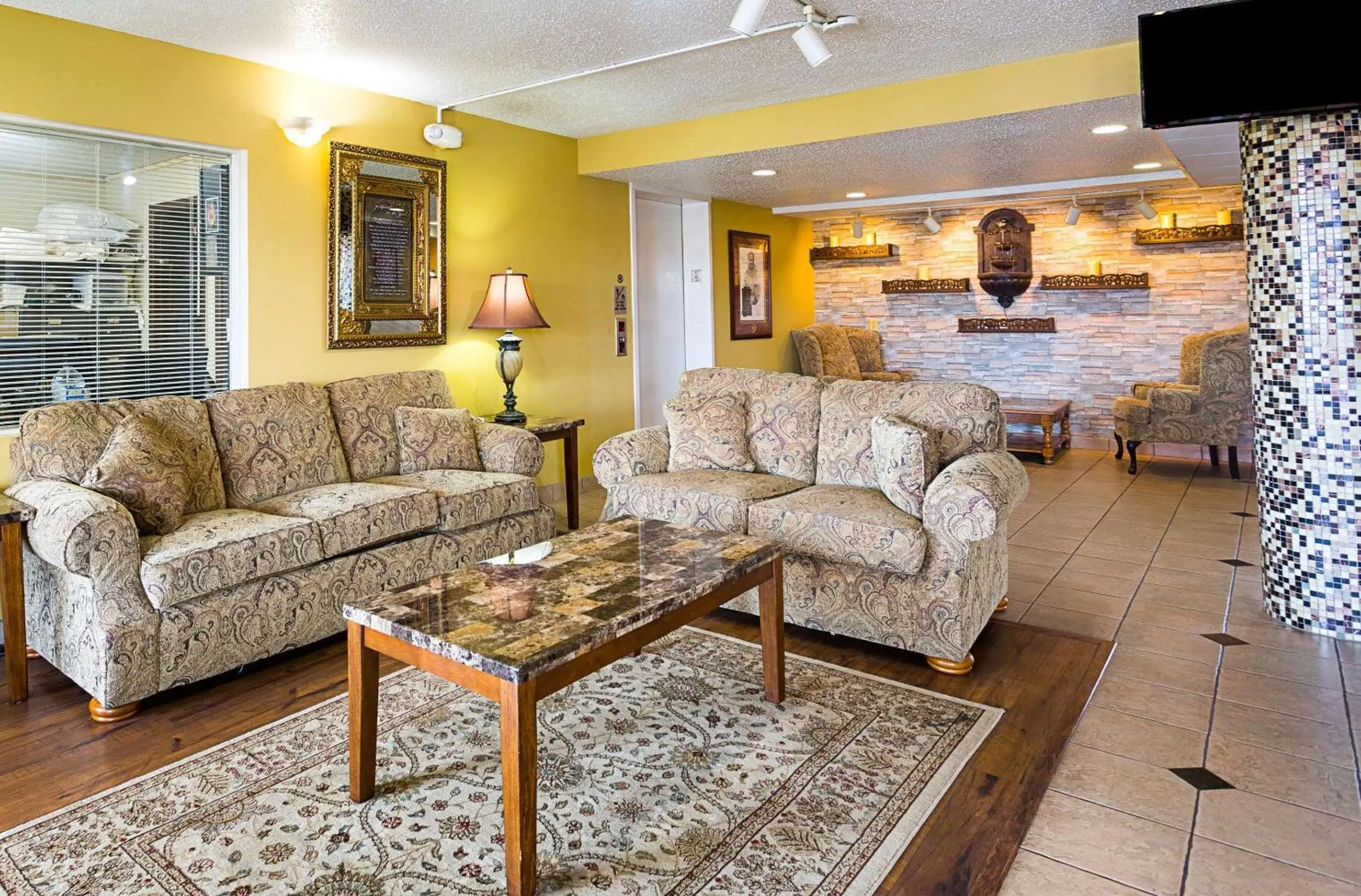 Lobby or reception, Seating Area in Parkway Inn of Birmingham