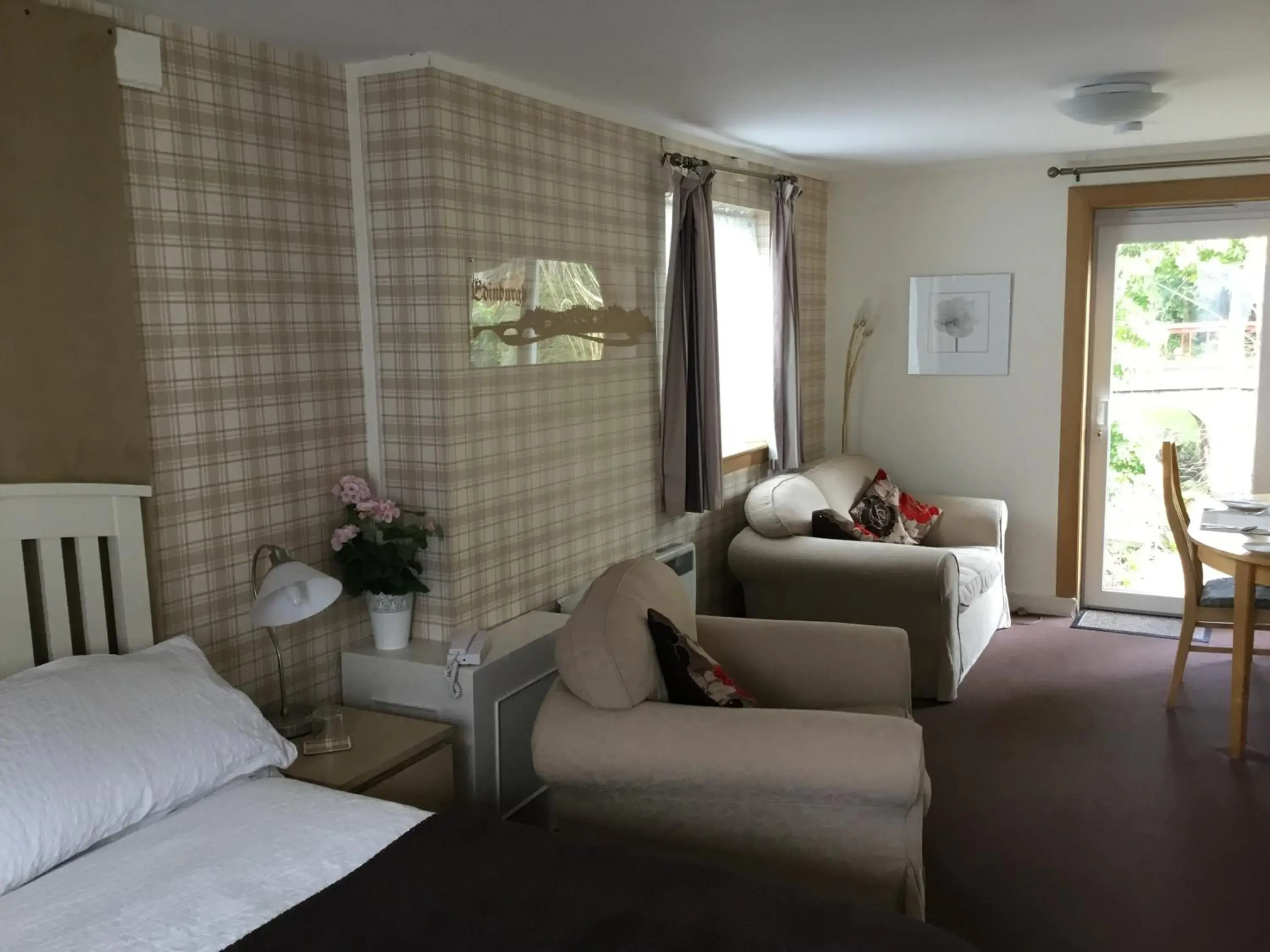 Double or Twin Room with Garden View in Ingleneuk Bed and Breakfast Double or Twin Room with Garden View in Ingleneuk Bed and Breakfast