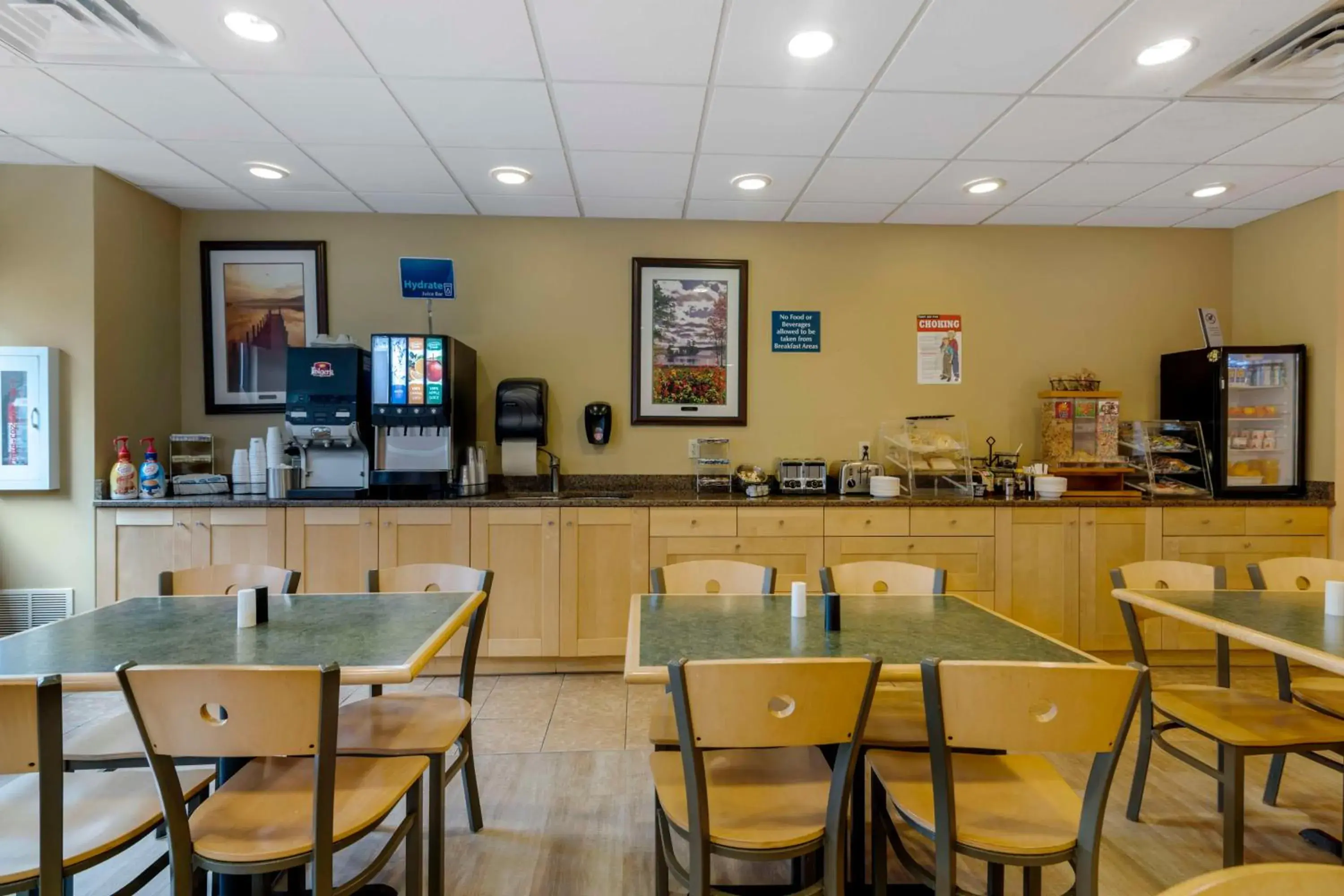 Breakfast in Best Western of Lake George Breakfast in Best Western of Lake George