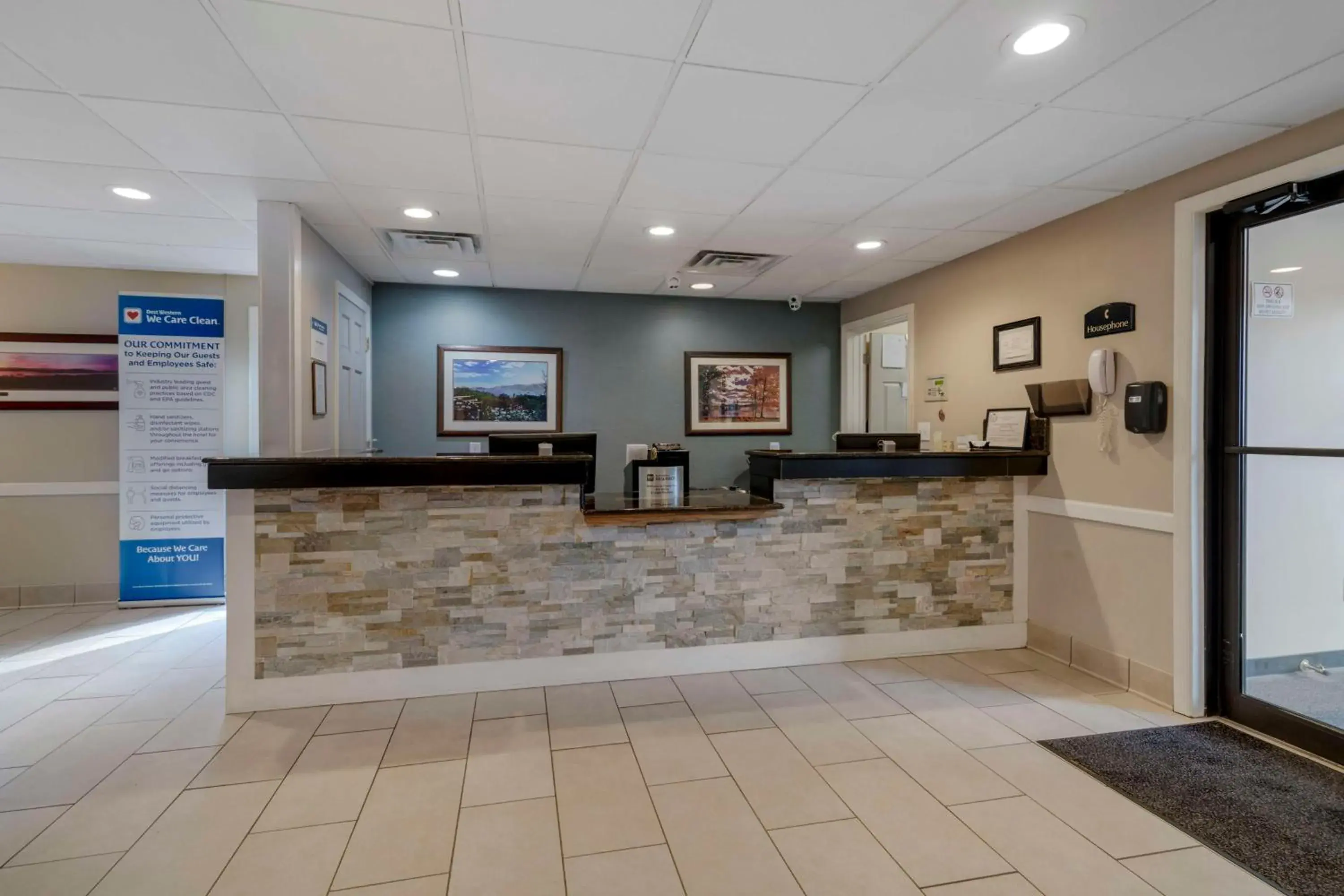 Lobby or reception in Best Western of Lake George Lobby or reception in Best Western of Lake George