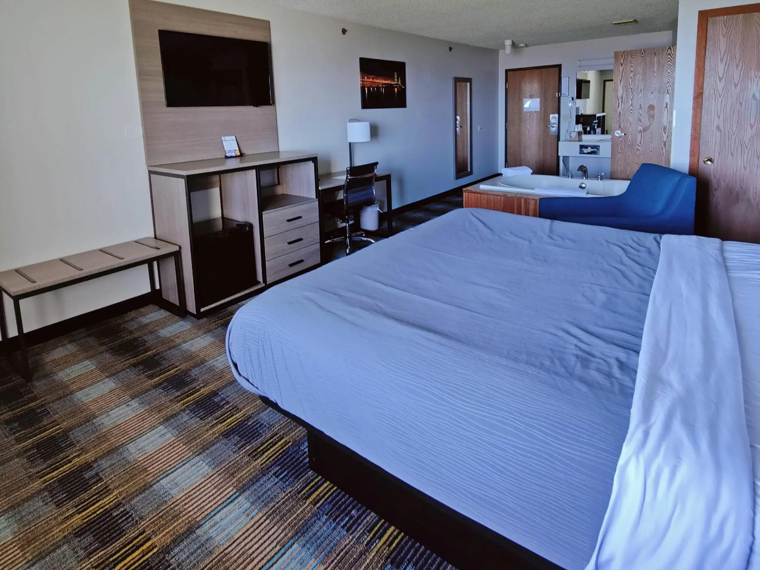 Bed in Bavarian Haus Lakefront Inn Bed in Bavarian Haus Lakefront Inn