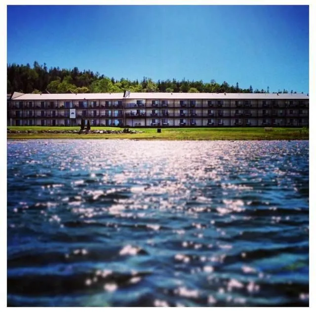Facade/entrance in Bavarian Haus Lakefront Inn