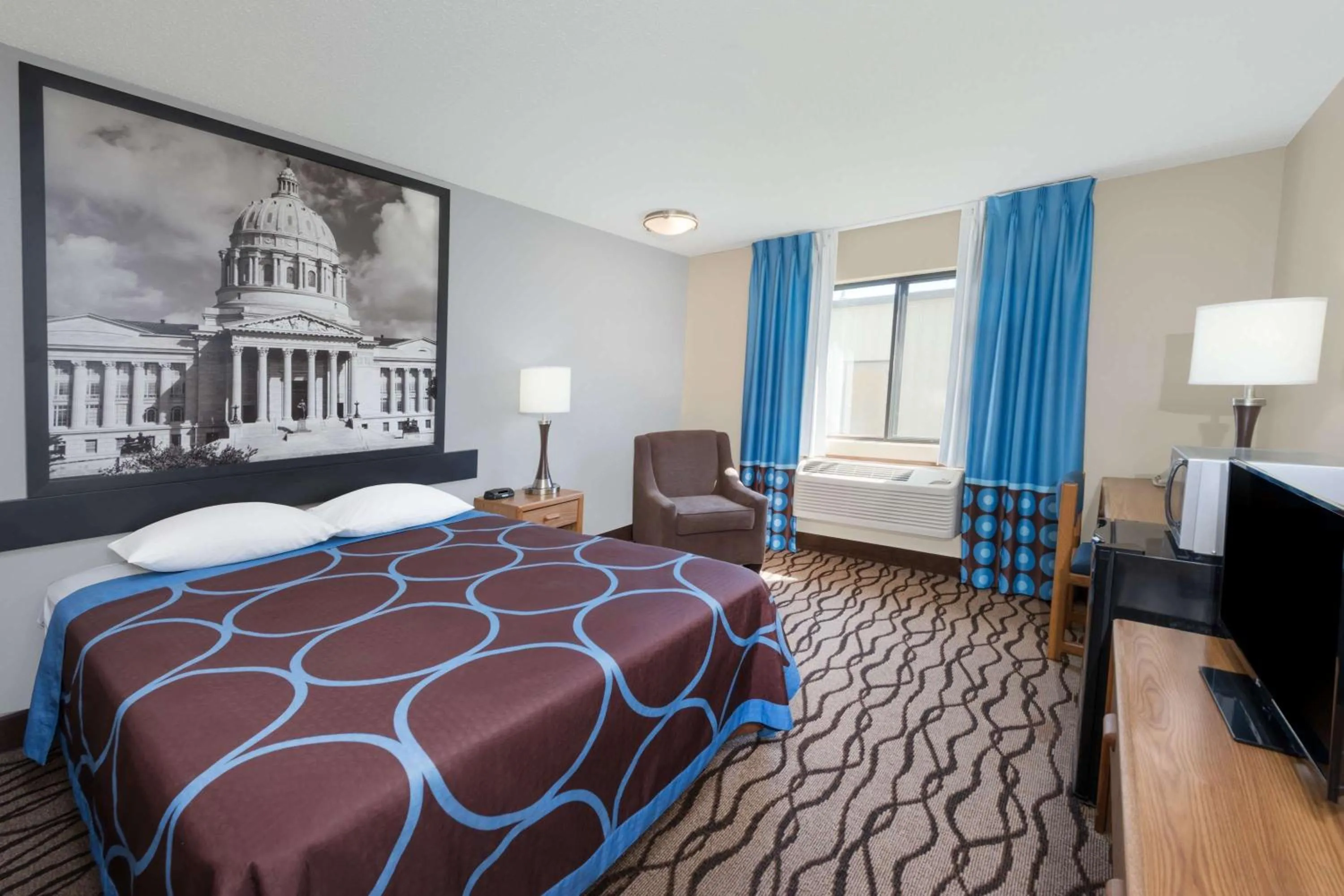 On site, Bed in Super 8 by Wyndham West Plains