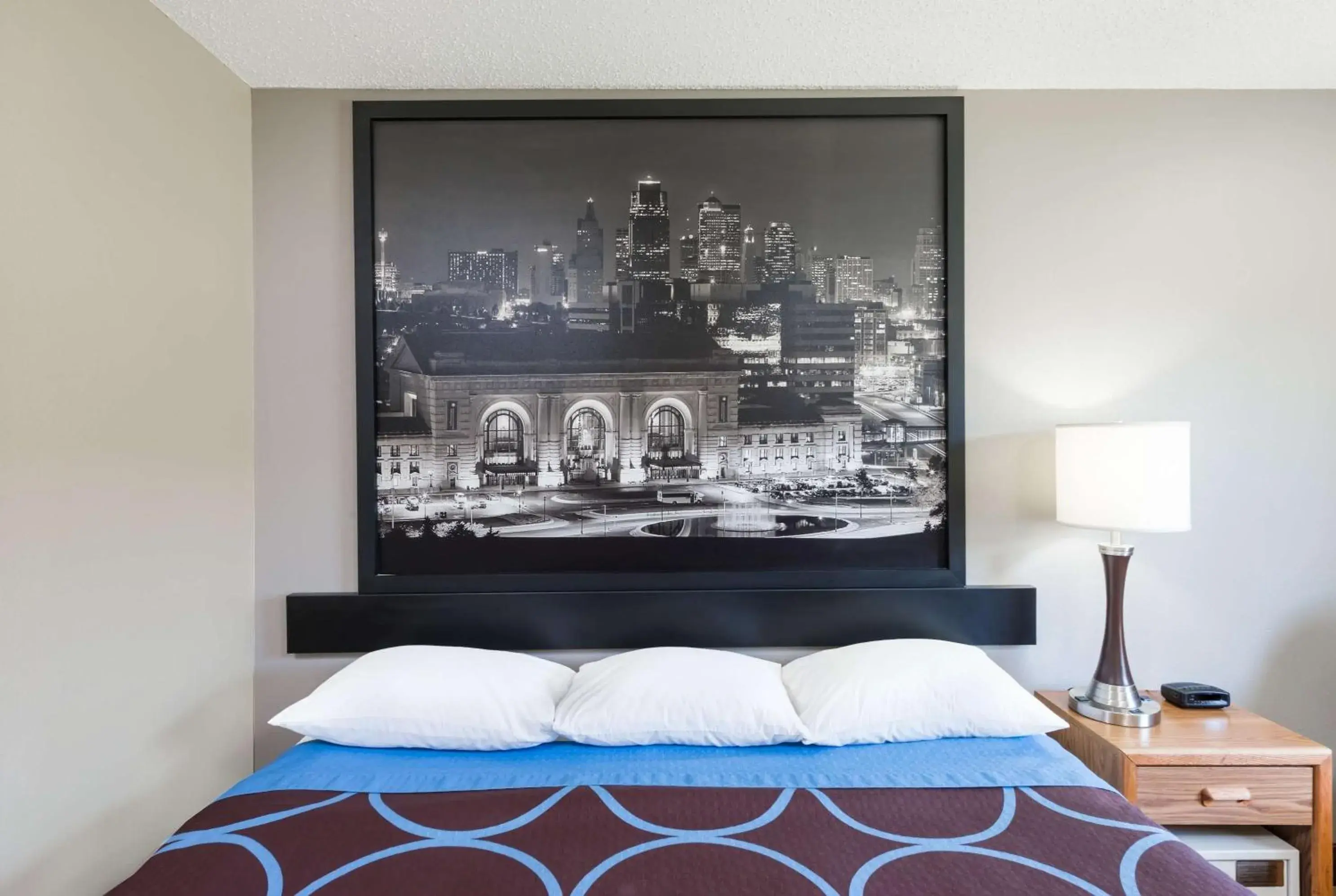 On site, Bed in Super 8 by Wyndham West Plains On site, Bed in Super 8 by Wyndham West Plains