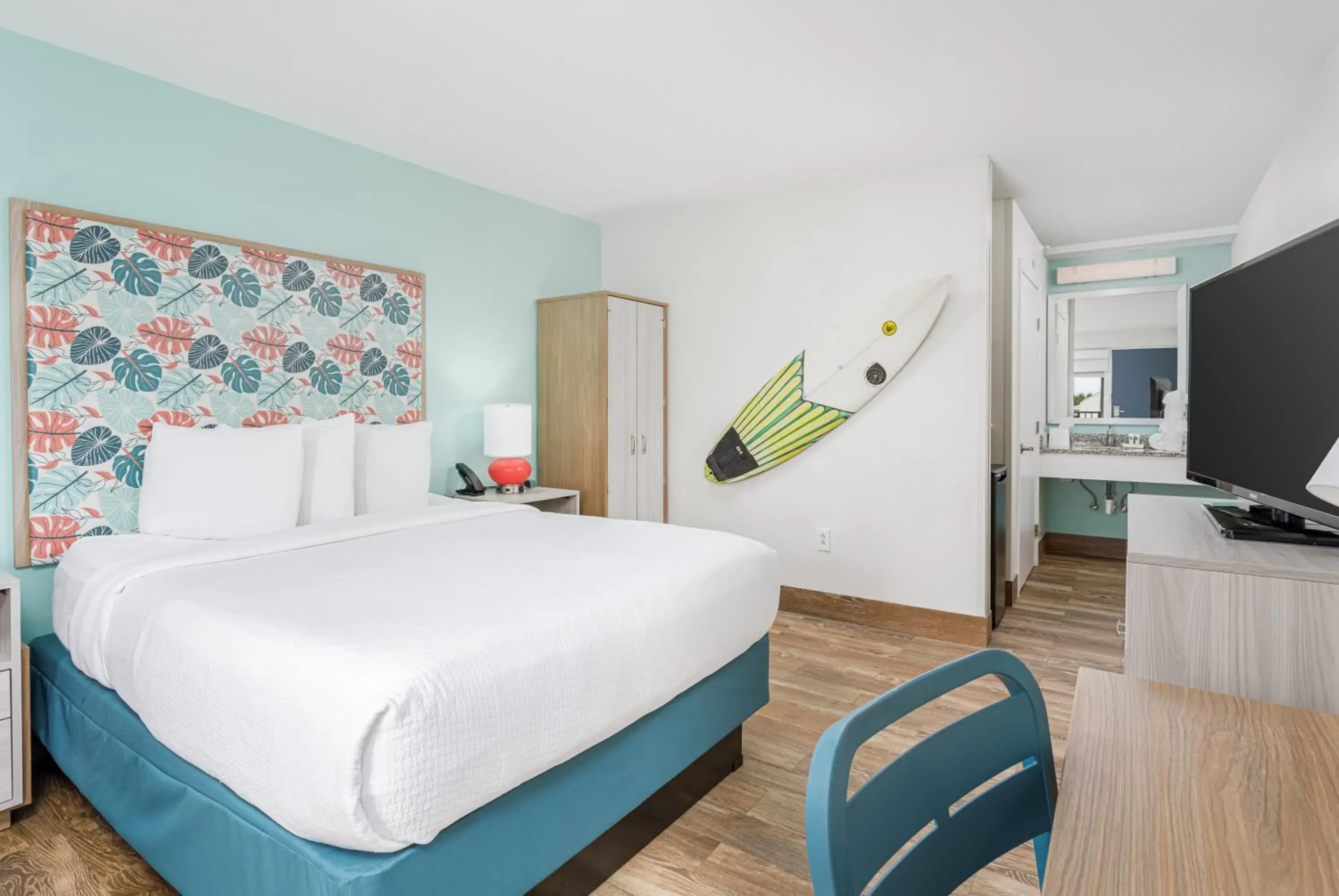 Bed in Surf & Sand Hotel Bed in Surf & Sand Hotel