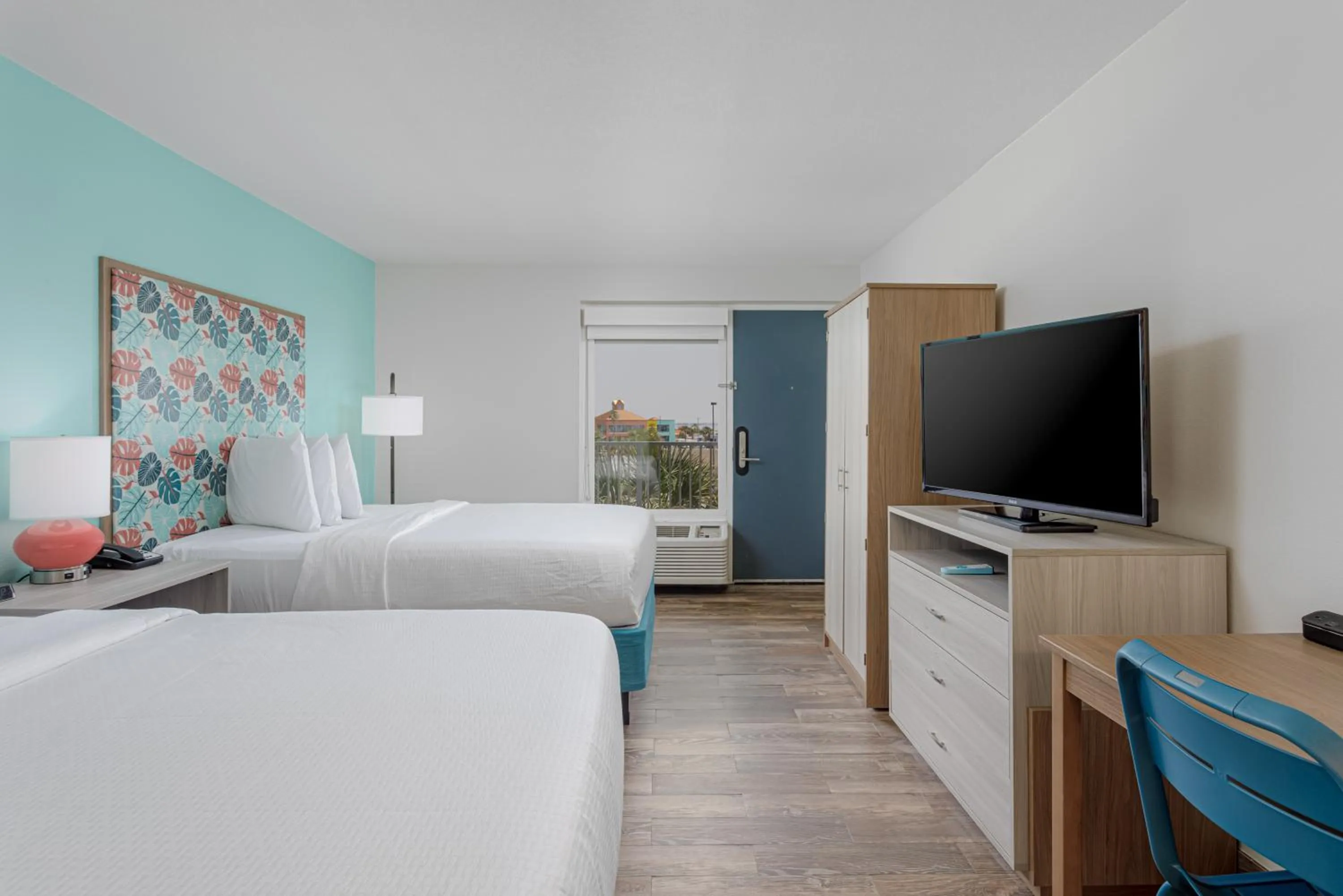 Bed in Surf & Sand Hotel