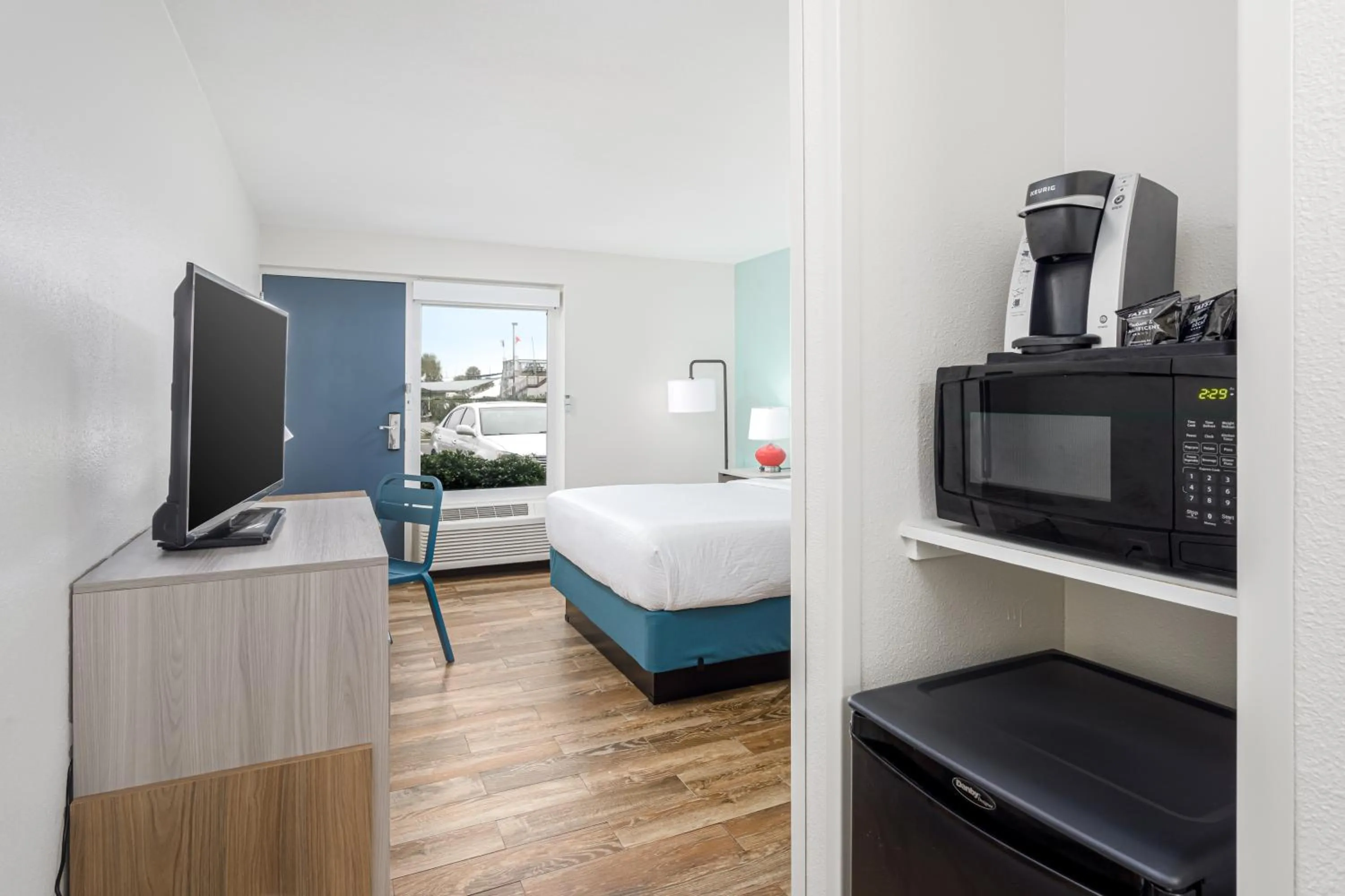 Bed in Surf & Sand Hotel