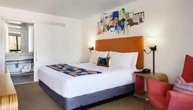 Bed in Avatar Hotel Santa Clara, Tapestry Collection by Hilton