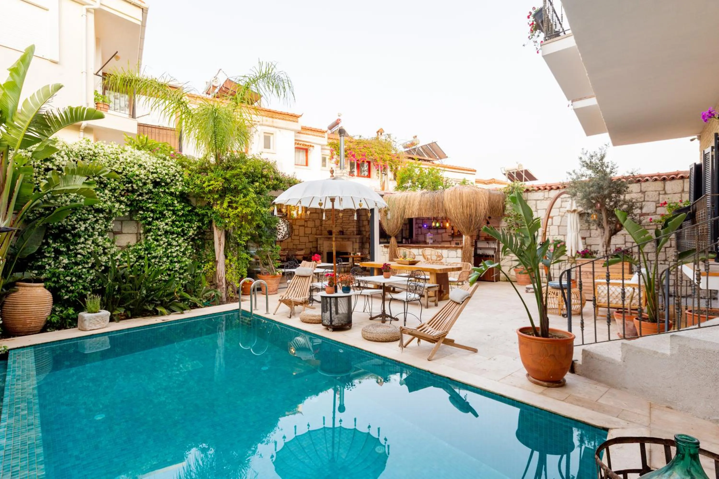 Swimming pool in Alachi Hotel