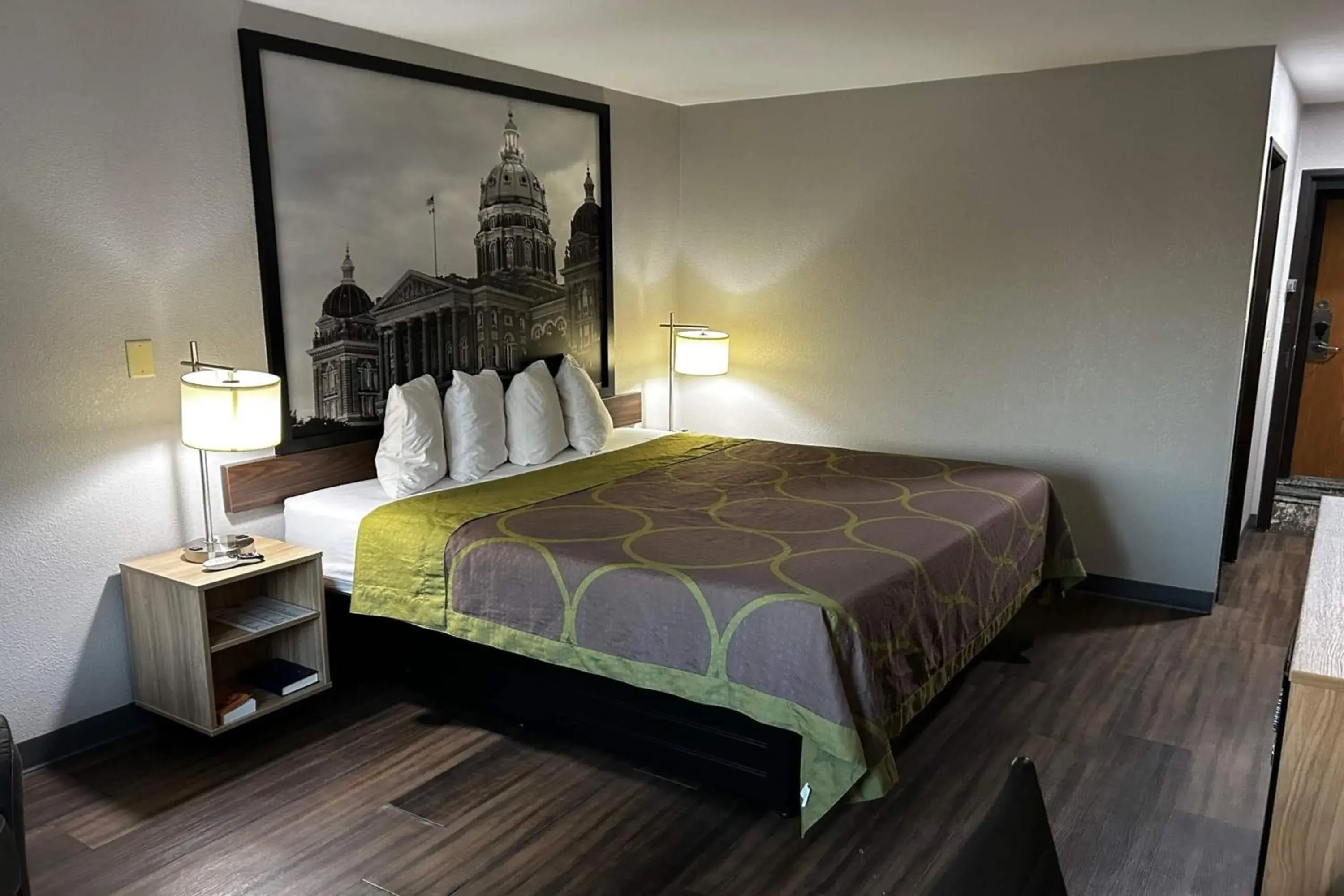 Photo of the whole room, Bed in Super 8 by Wyndham Pella Photo of the whole room, Bed in Super 8 by Wyndham Pella