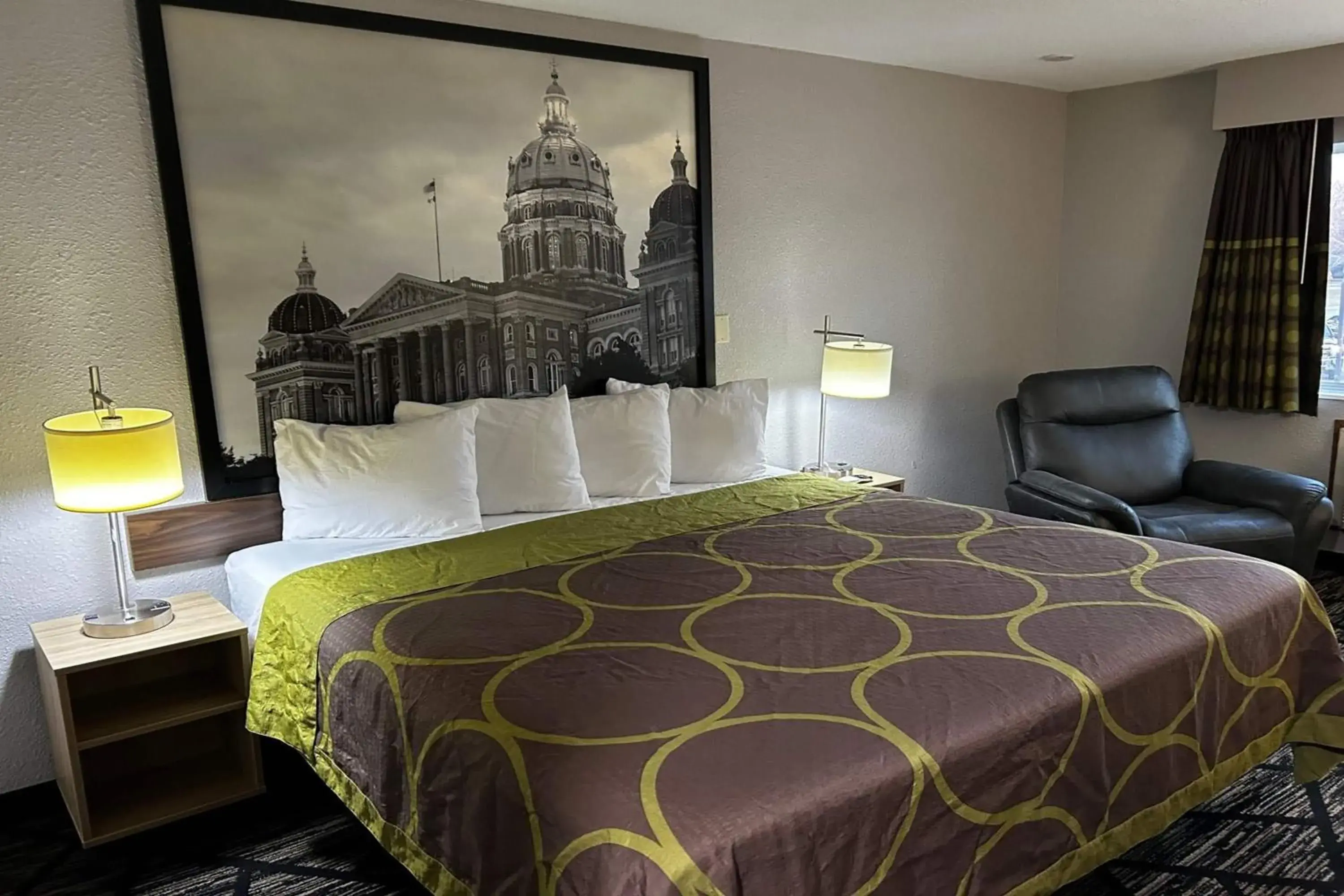 Photo of the whole room, Bed in Super 8 by Wyndham Pella Photo of the whole room, Bed in Super 8 by Wyndham Pella