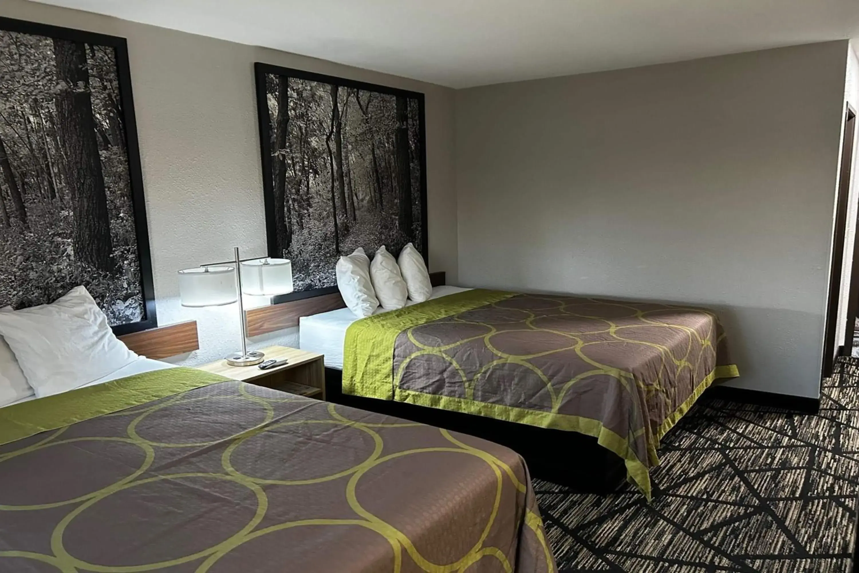 Photo of the whole room, Bed in Super 8 by Wyndham Pella Photo of the whole room, Bed in Super 8 by Wyndham Pella