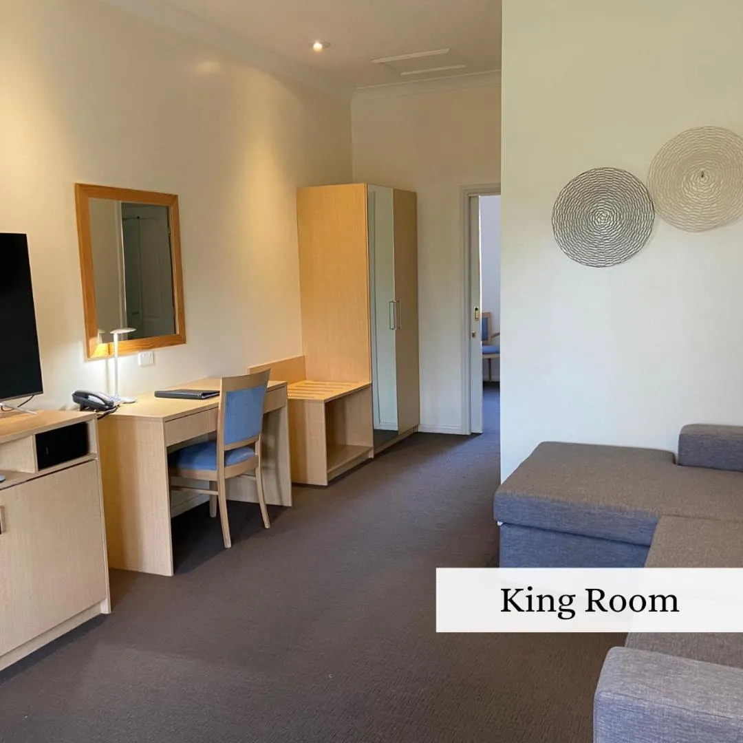 Living room, Bed in Pokolbin Village Estate