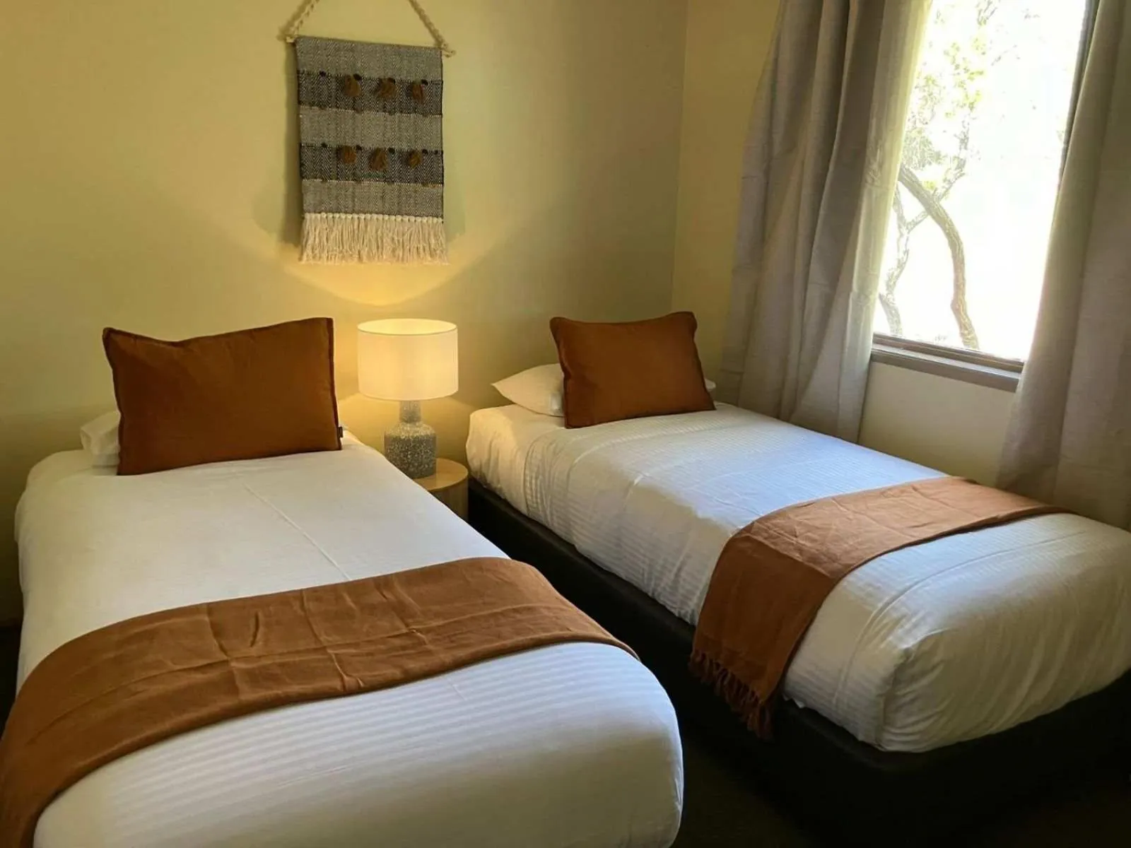 Bedroom, Bed in Cabins on Halls