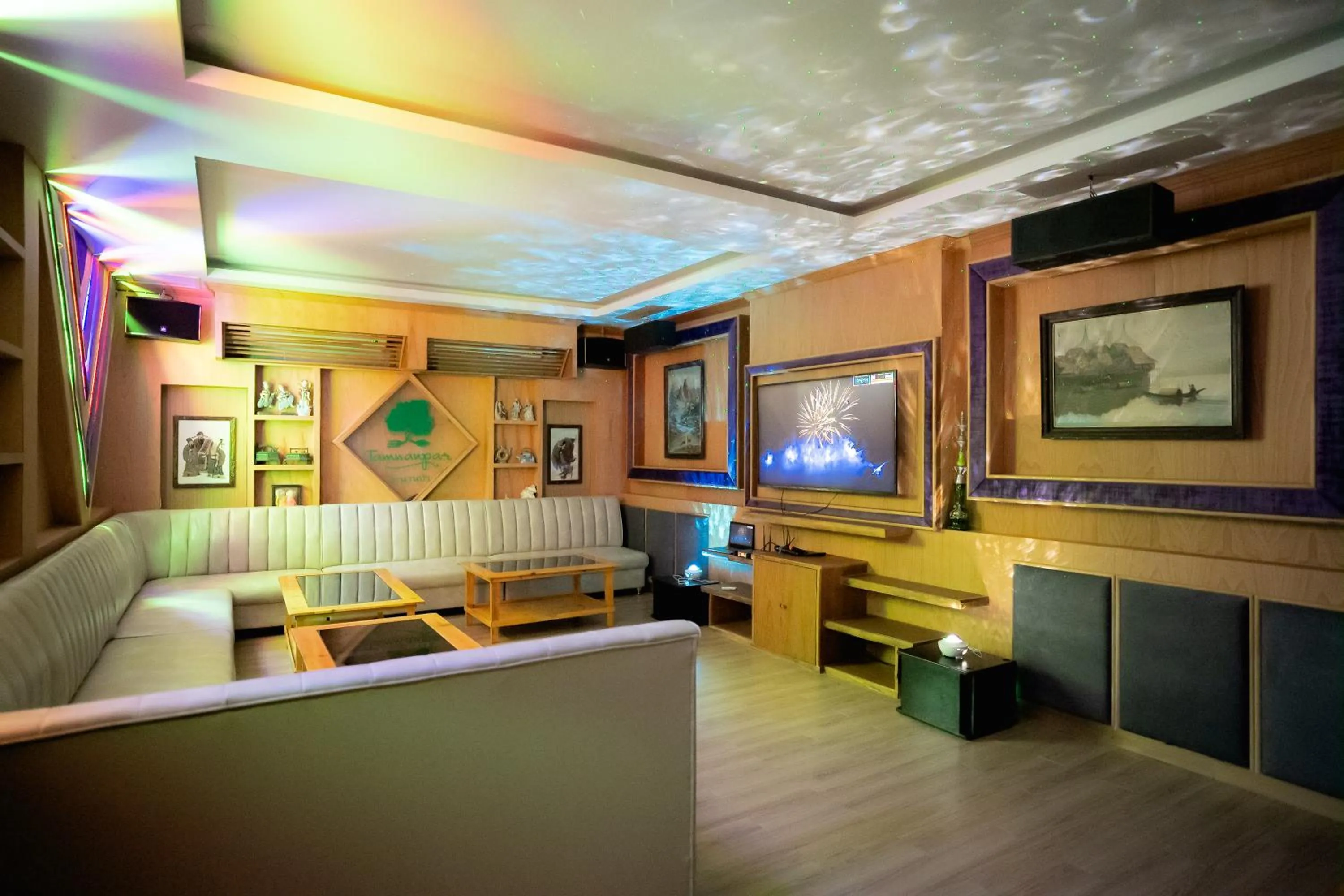 Karaoke in Tamnanpar Resort