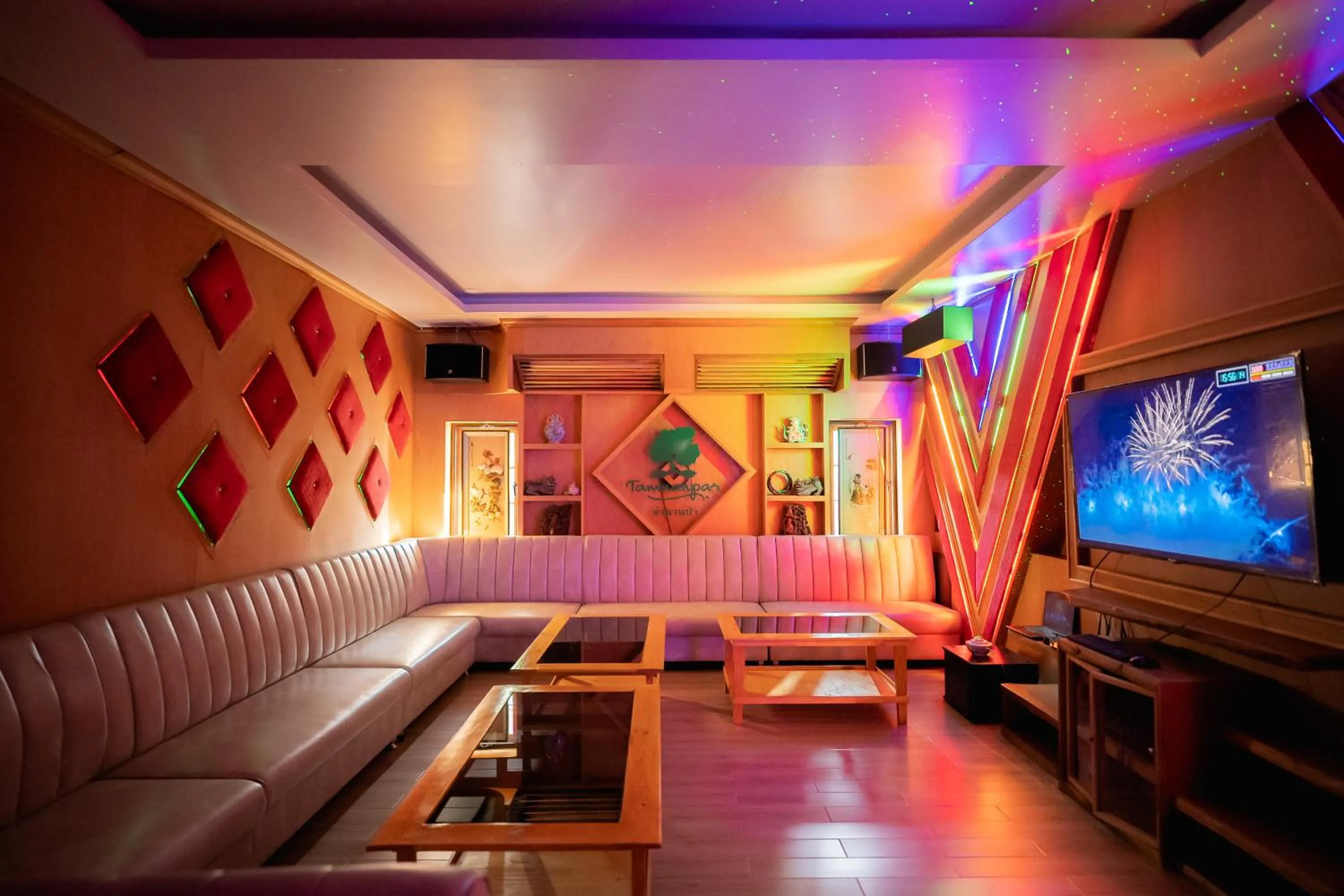 Karaoke in Tamnanpar Resort