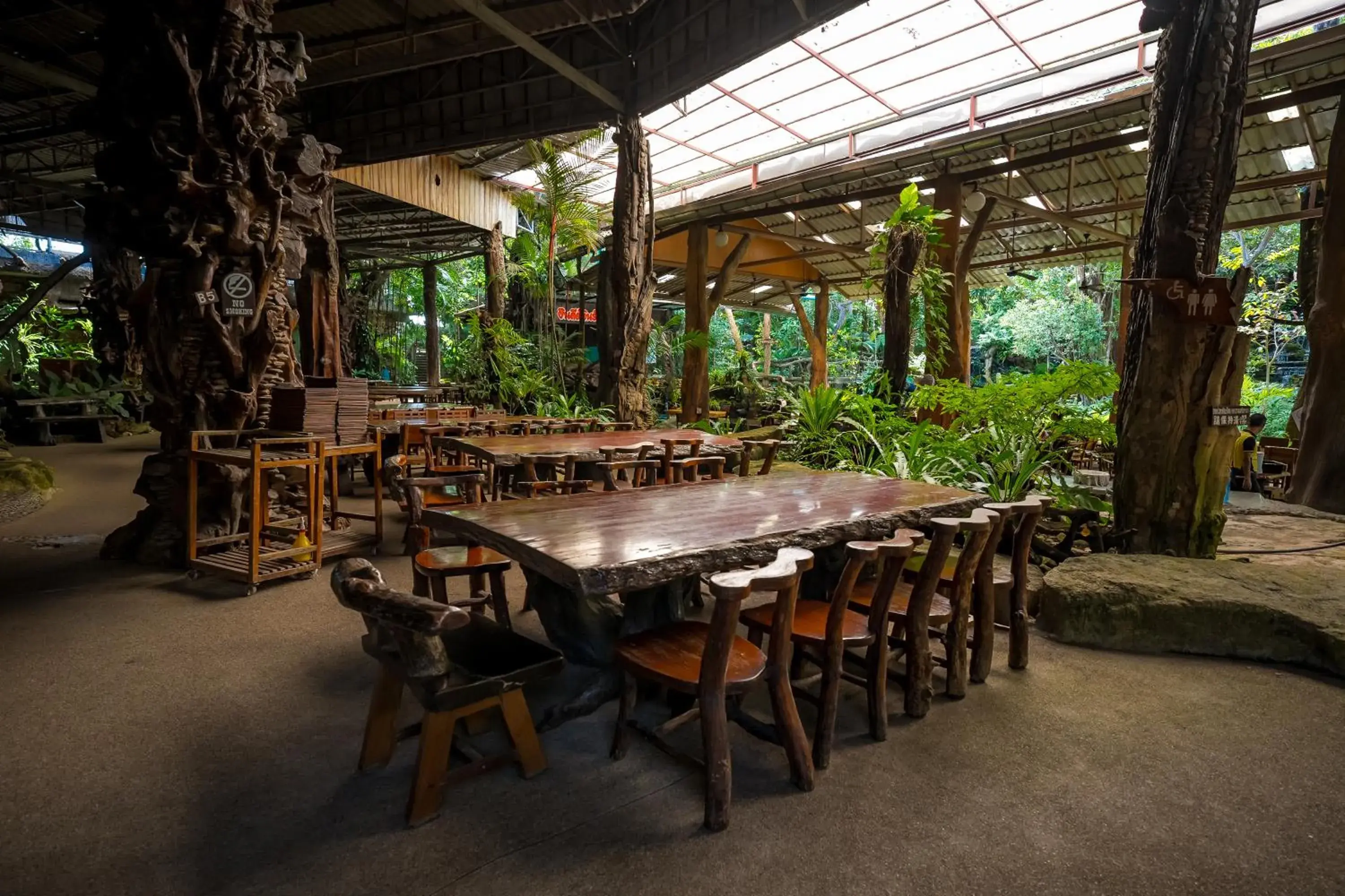 Restaurant/places to eat in Tamnanpar Resort Restaurant/places to eat in Tamnanpar Resort