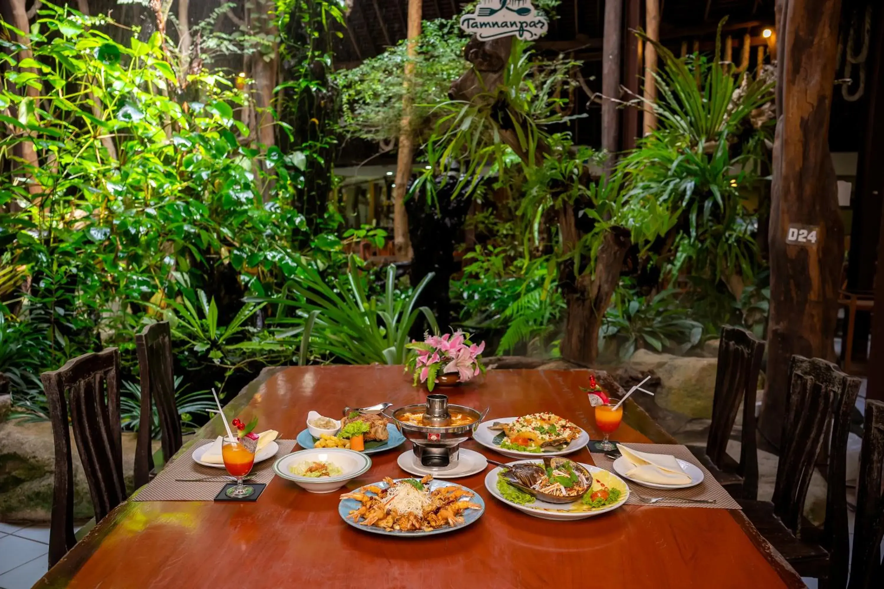 Restaurant/places to eat in Tamnanpar Resort Restaurant/places to eat in Tamnanpar Resort