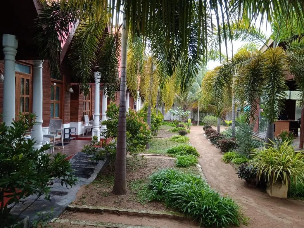Elegant Green Beach Resort