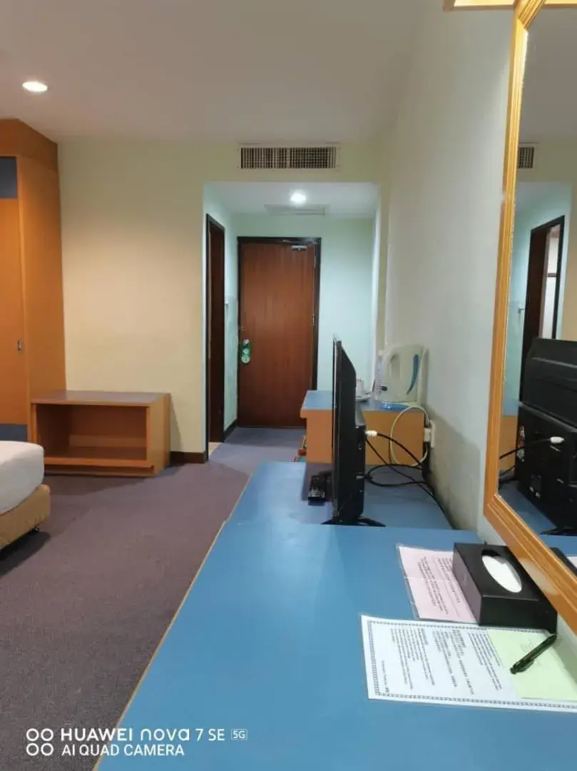 Facade/entrance, Bed in Coral Bay Resort Facade/entrance, Bed in Coral Bay Resort