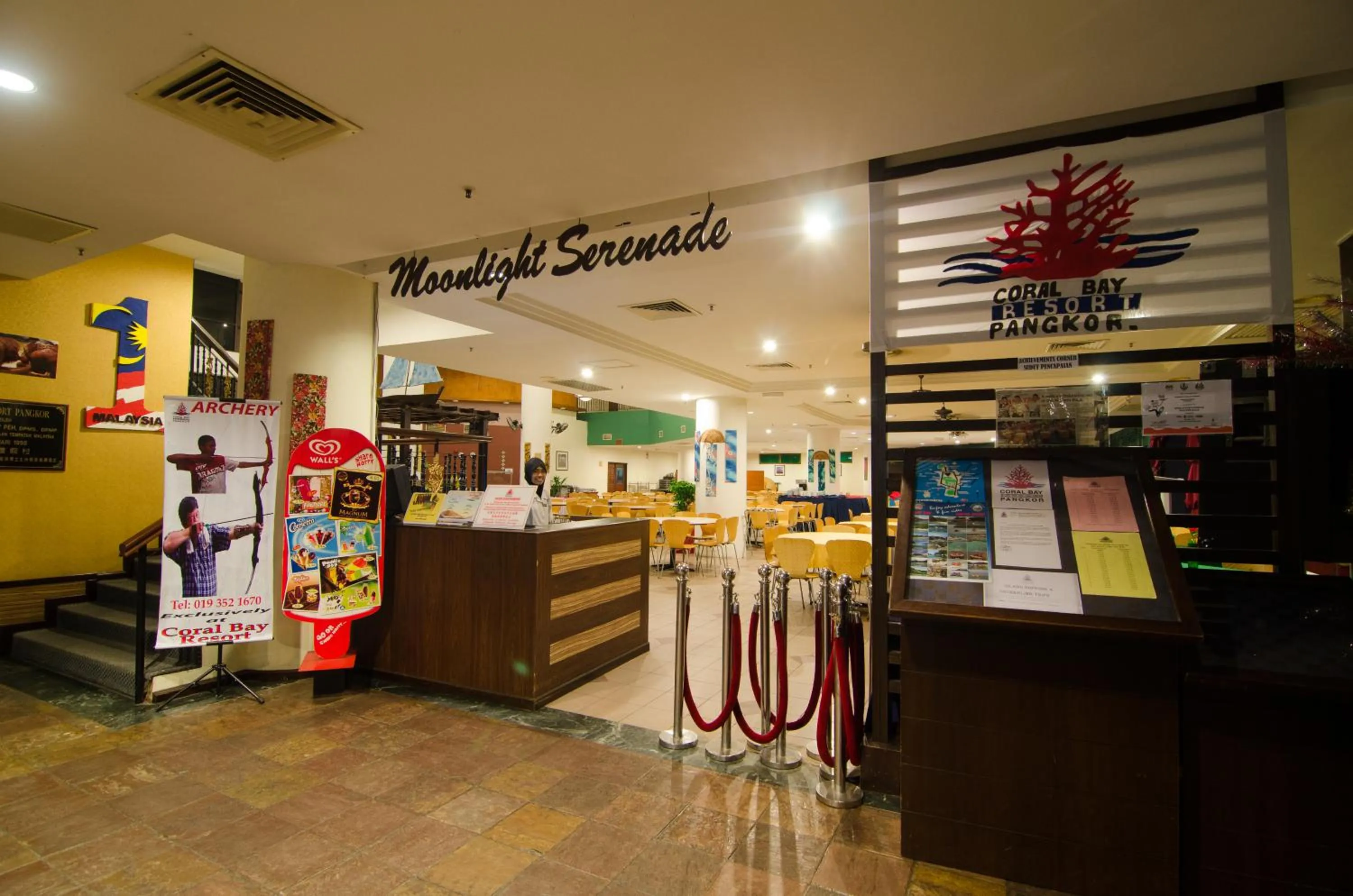 Restaurant/places to eat in Coral Bay Resort