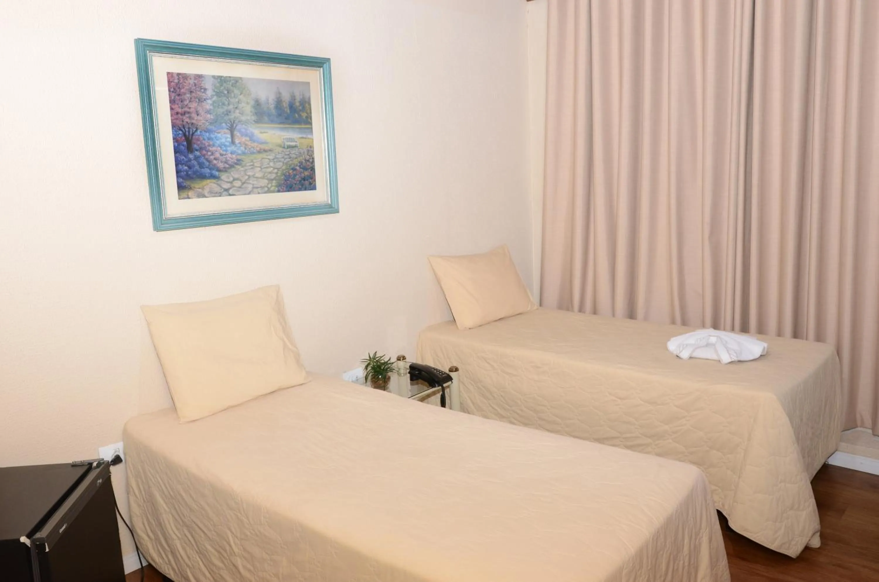 Bathroom, Bed in Skalla Hotel Nova Odessa