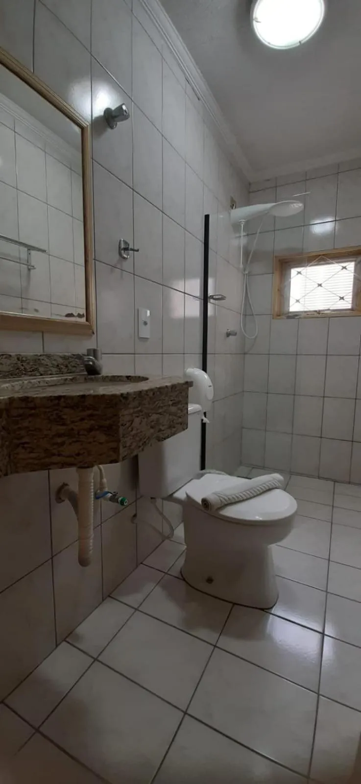 Shower in Skalla Hotel Nova Odessa