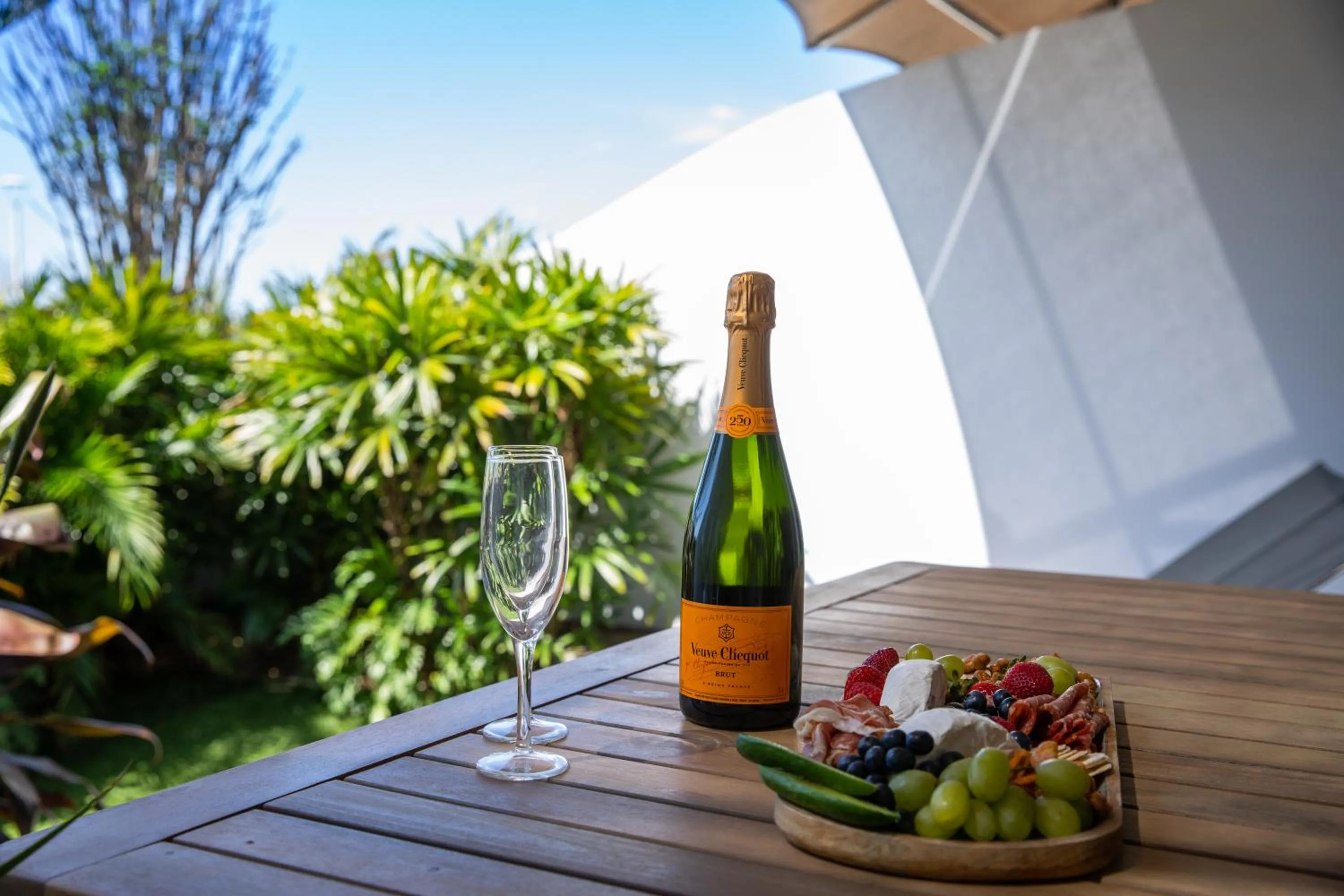 Food and drinks in Beach Suites