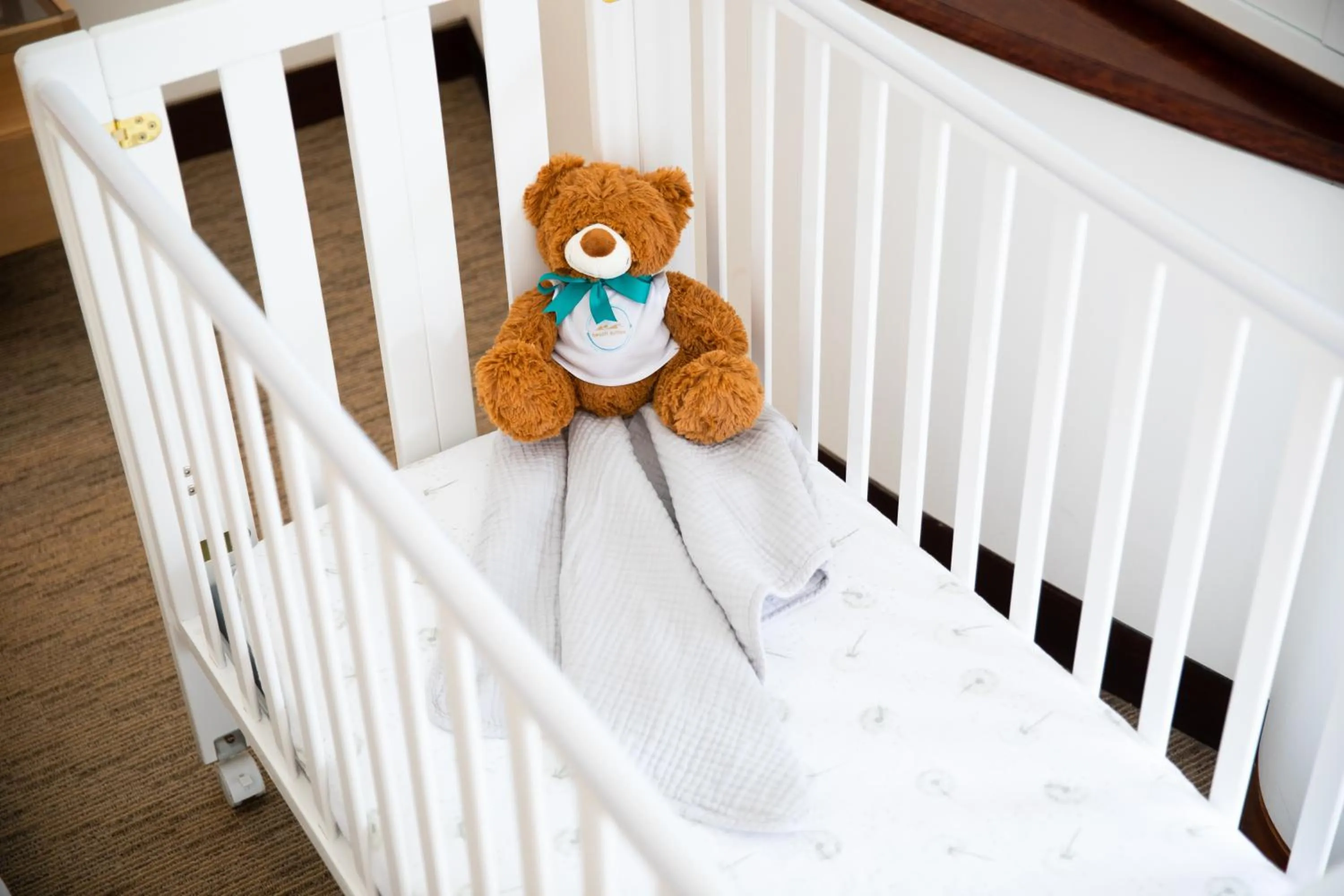 cot, Bed in Beach Suites