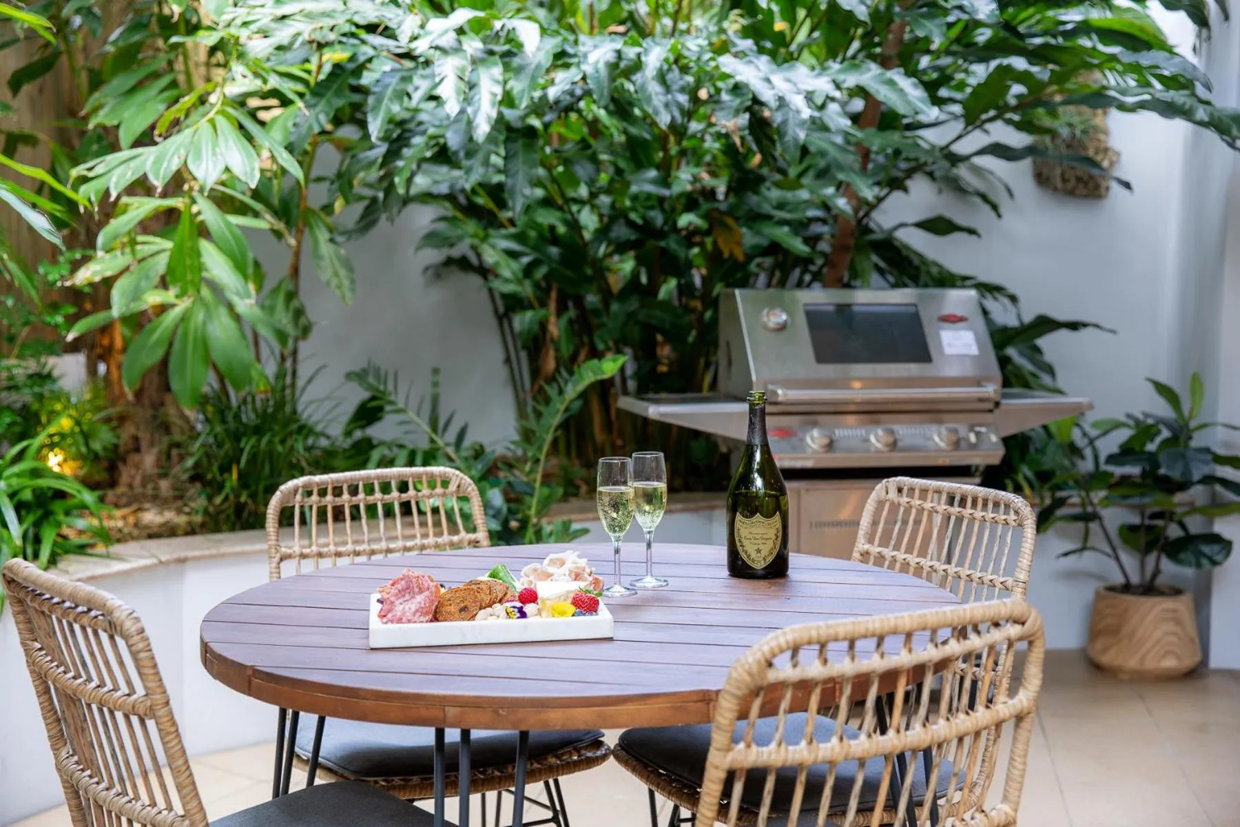 BBQ facilities in Beach Suites