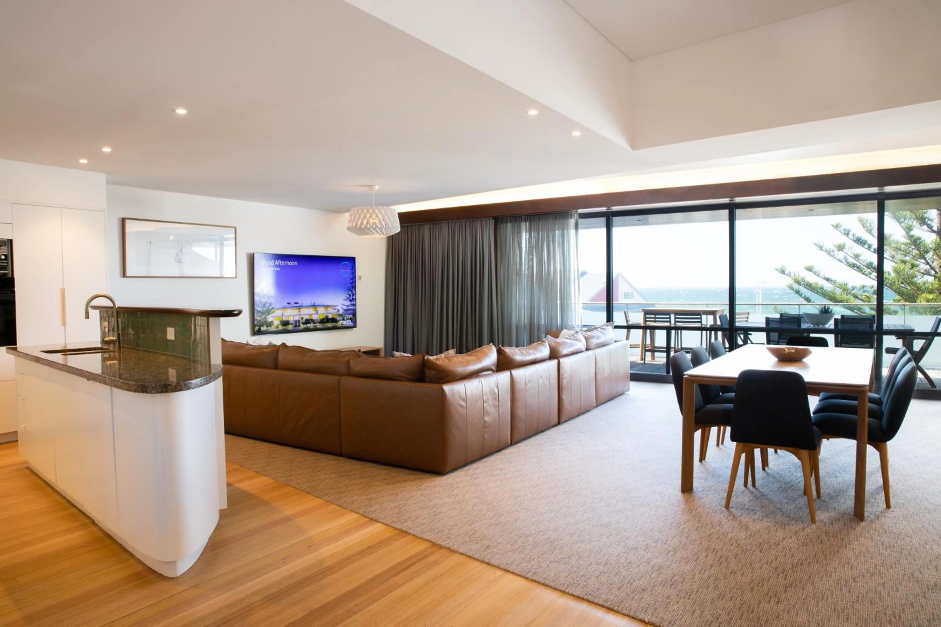 TV and multimedia in Beach Suites