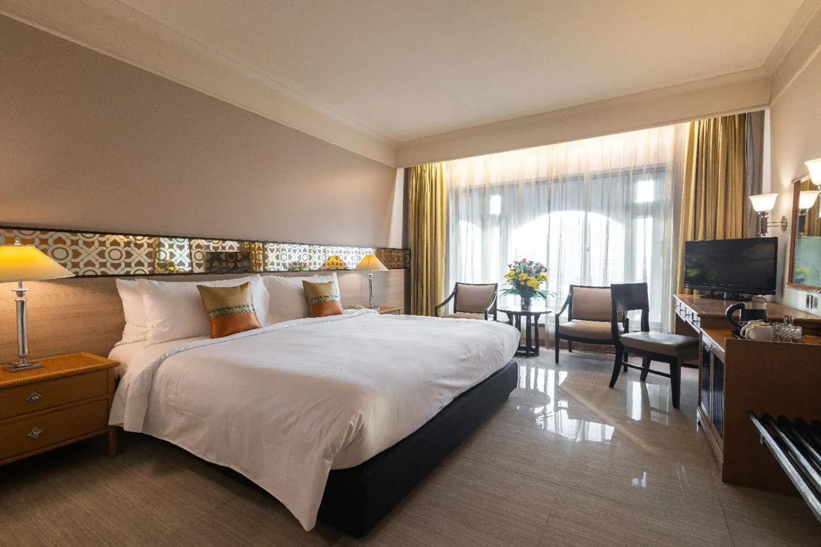 Bed in Indra Regent Hotel