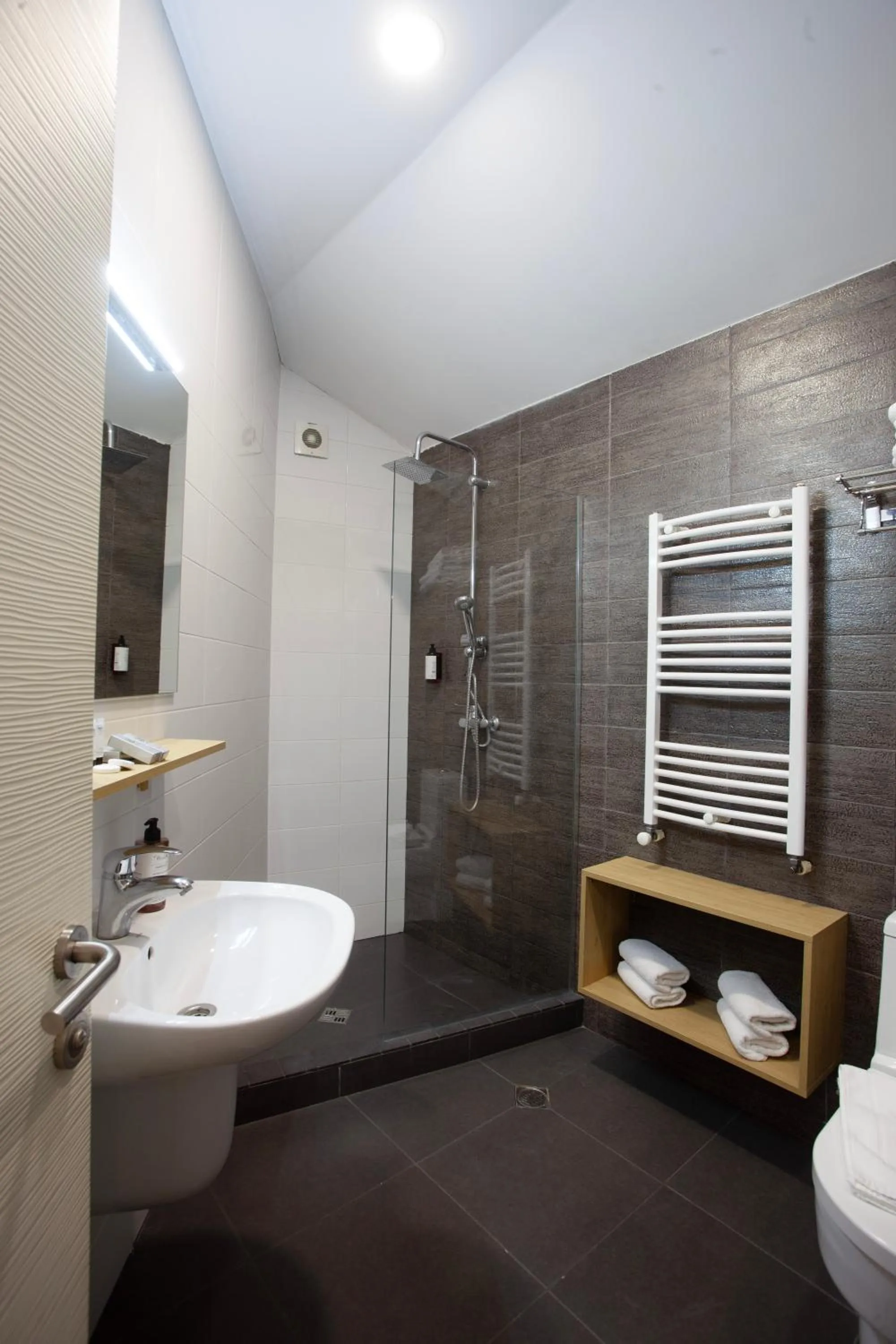 Bathroom in Alliance Hotel