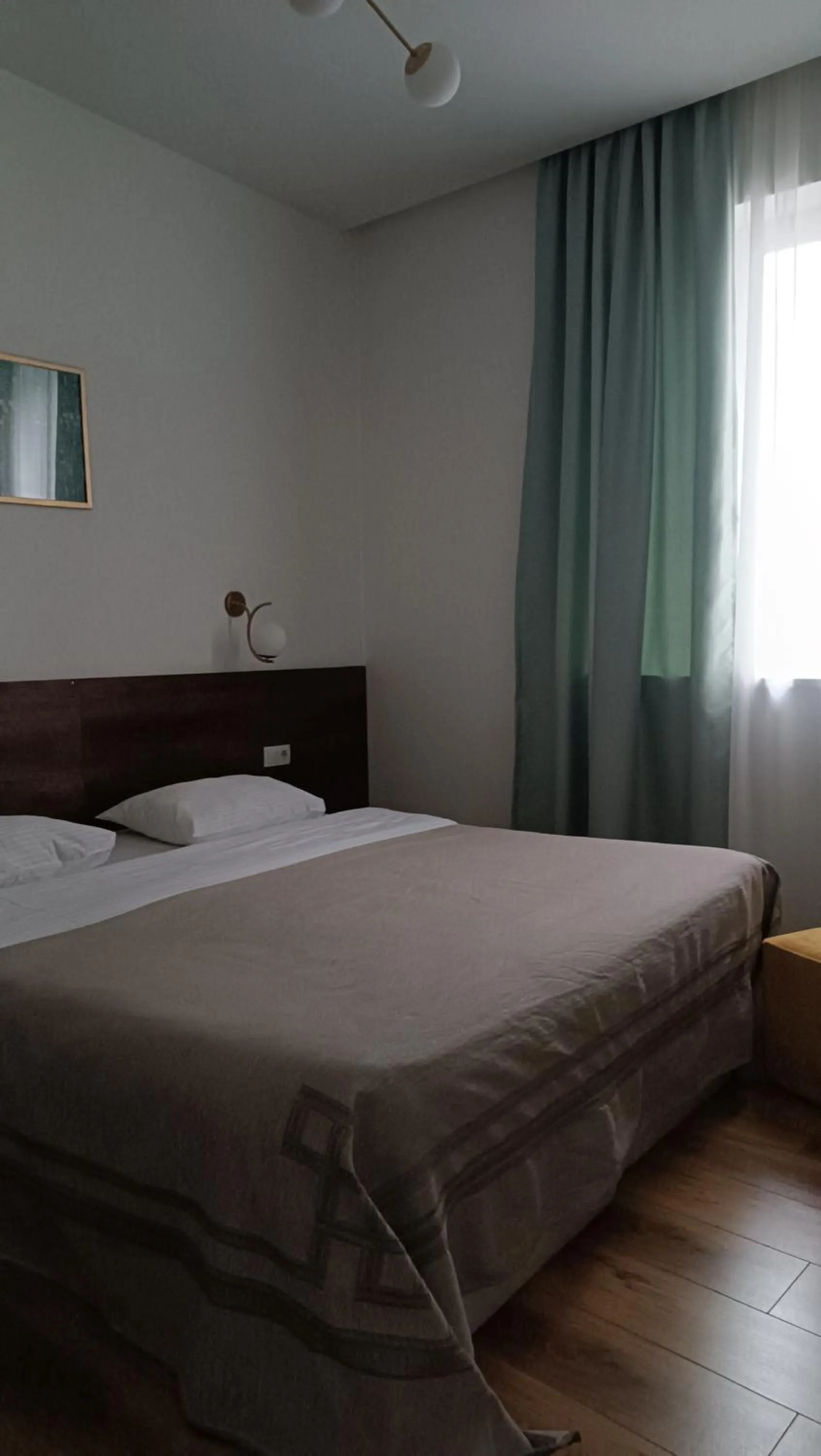 Bedroom, Bed in Alliance Hotel