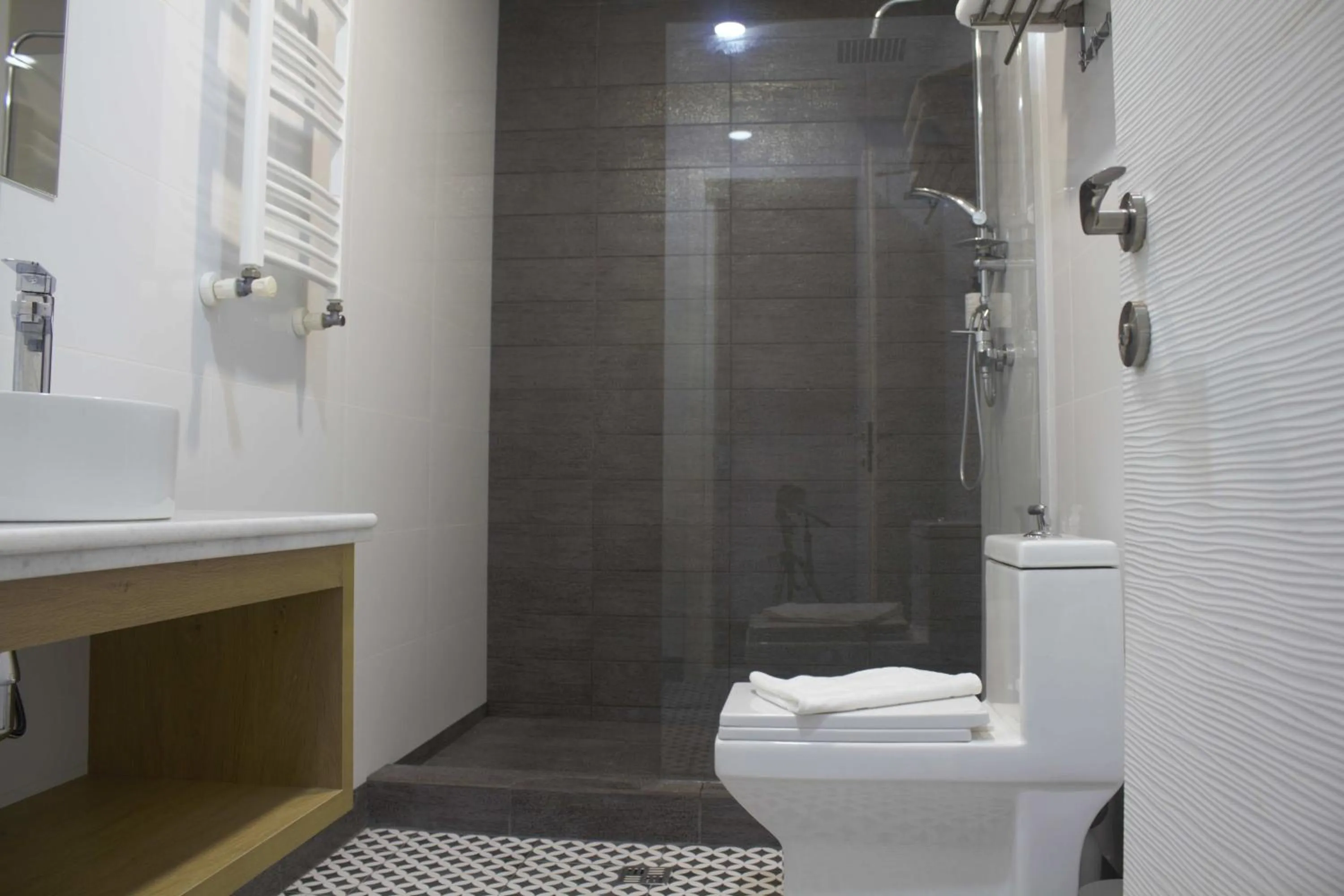 Bathroom in Alliance Hotel