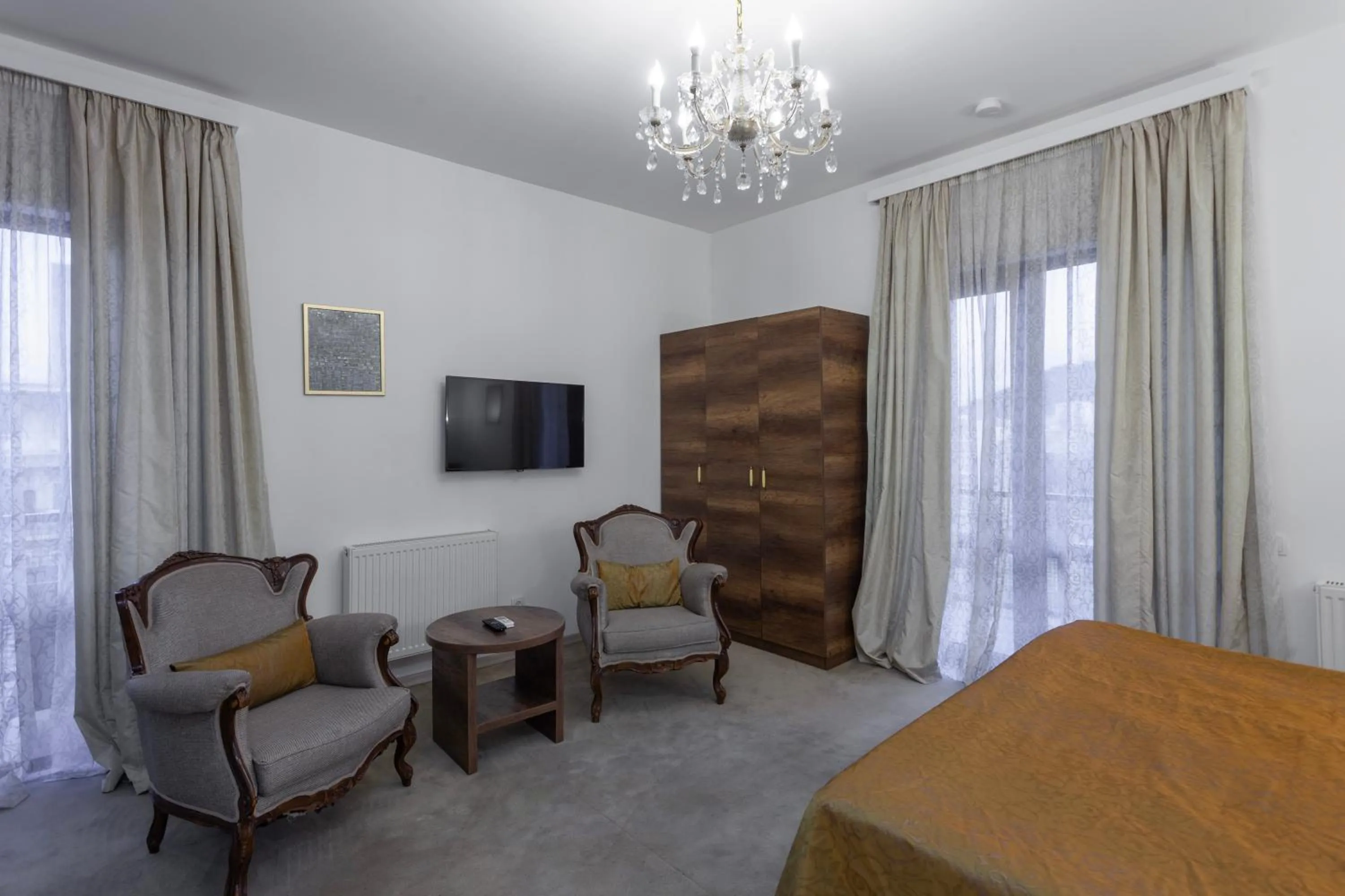 Bedroom in Alliance Hotel